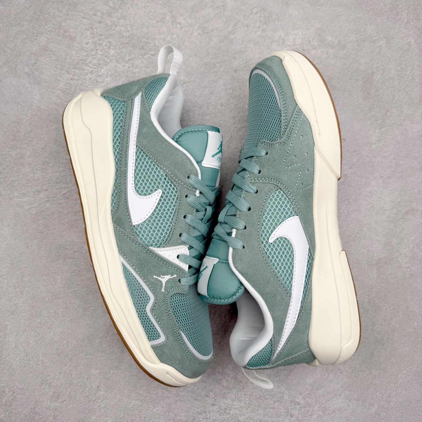 图片[3]-Jordan CMFT Era 时尚舒适 耐磨 低帮 复古篮球鞋 实拍调校N版已经零色差零失真 百分百还原实物色彩所见即所得 不存在货不对板色差等低级问题 选购参考实物拍摄 不混卖不参货 只用心做好货严格选品 承诺混一赔十 尺码：36 36.5 37.5 38 38.5 39 40 40.5 41 42 42.5 43 44 44.5 45 46-选品中心