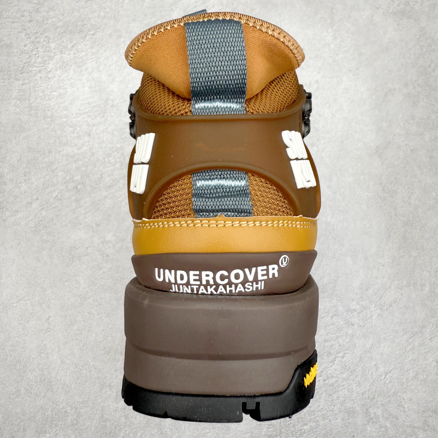 图片[8]-The North Face 北面 户外运动休闲登山鞋越野徒步鞋 大厂品质 面料采用进口牛皮 鞋底采用Vibram黄金大底 专门为鞋底设计的橡胶以出色的耐磨性 良好的防滑性或得不少户外运动爱好者的喜欢 专业户外登山品牌（北面）The North Face自1966年创立，由两位热爱登山徒步的年轻登山者于美西旧金山开创，不断透过研发与创新，并且将最先进的技术结合在服装与鞋款设计，生产多种外型帅气且专业能力非常强的户外运动装备而备受欢迎。 尺码：40-45-选品中心