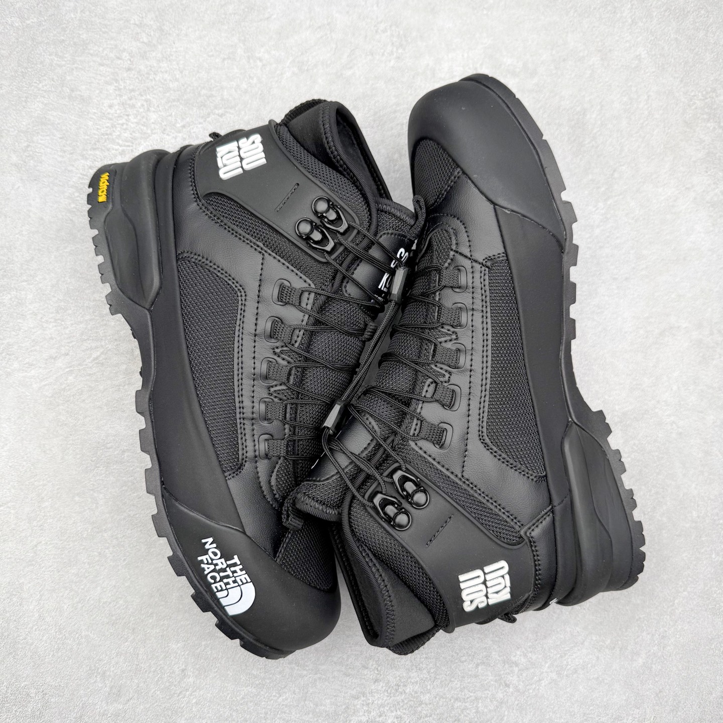 图片[3]-The North Face 北面 户外运动休闲登山鞋越野徒步鞋 大厂品质 面料采用进口牛皮 鞋底采用Vibram黄金大底 专门为鞋底设计的橡胶以出色的耐磨性 良好的防滑性或得不少户外运动爱好者的喜欢 专业户外登山品牌（北面）The North Face自1966年创立，由两位热爱登山徒步的年轻登山者于美西旧金山开创，不断透过研发与创新，并且将最先进的技术结合在服装与鞋款设计，生产多种外型帅气且专业能力非常强的户外运动装备而备受欢迎。 尺码：40-45-选品中心