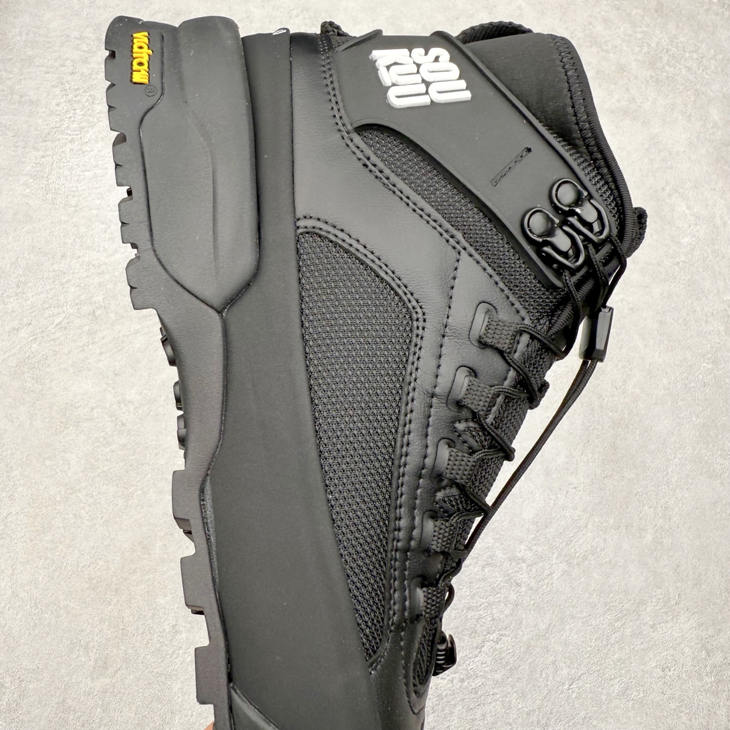 图片[6]-The North Face 北面 户外运动休闲登山鞋越野徒步鞋 大厂品质 面料采用进口牛皮 鞋底采用Vibram黄金大底 专门为鞋底设计的橡胶以出色的耐磨性 良好的防滑性或得不少户外运动爱好者的喜欢 专业户外登山品牌（北面）The North Face自1966年创立，由两位热爱登山徒步的年轻登山者于美西旧金山开创，不断透过研发与创新，并且将最先进的技术结合在服装与鞋款设计，生产多种外型帅气且专业能力非常强的户外运动装备而备受欢迎。 尺码：40-45-选品中心