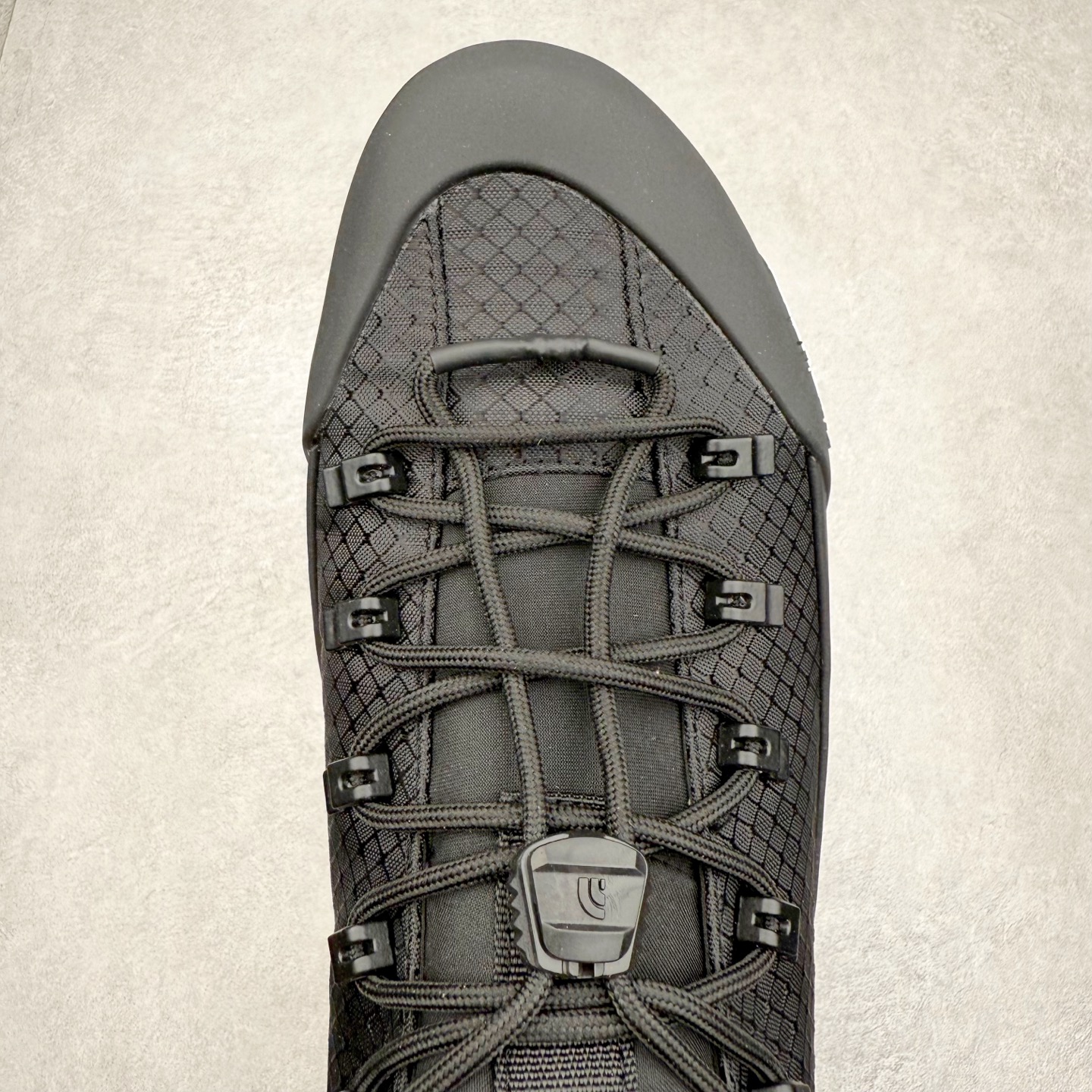 图片[4]-The North Face 北面 户外运动休闲登山鞋越野徒步鞋 大厂品质 面料采用进口牛皮 鞋底采用Vibram黄金大底 专门为鞋底设计的橡胶以出色的耐磨性 良好的防滑性或得不少户外运动爱好者的喜欢 专业户外登山品牌（北面）The North Face自1966年创立，由两位热爱登山徒步的年轻登山者于美西旧金山开创，不断透过研发与创新，并且将最先进的技术结合在服装与鞋款设计，生产多种外型帅气且专业能力非常强的户外运动装备而备受欢迎。 尺码：40-45-选品中心