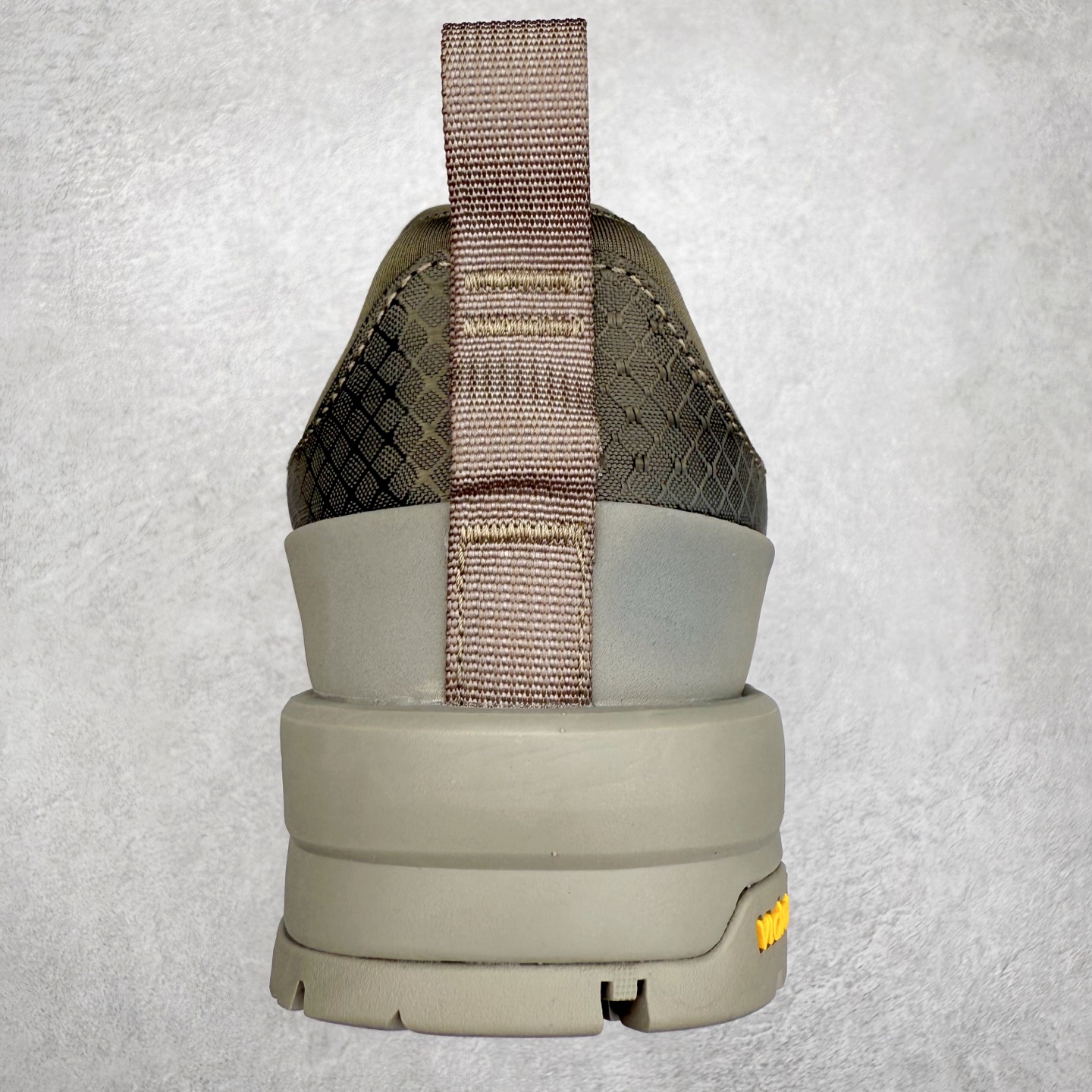 图片[8]-The North Face 北面 户外运动休闲登山鞋越野徒步鞋 大厂品质 面料采用进口牛皮 鞋底采用Vibram黄金大底 专门为鞋底设计的橡胶以出色的耐磨性 良好的防滑性或得不少户外运动爱好者的喜欢 专业户外登山品牌（北面）The North Face自1966年创立，由两位热爱登山徒步的年轻登山者于美西旧金山开创，不断透过研发与创新，并且将最先进的技术结合在服装与鞋款设计，生产多种外型帅气且专业能力非常强的户外运动装备而备受欢迎。 尺码：40-45-选品中心