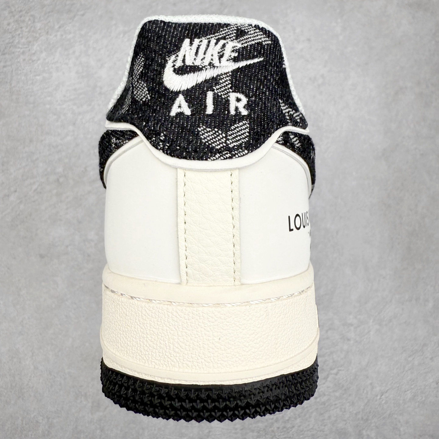 图片[8]-NK Air Force 1´07 Low 空军一号低帮百搭休闲运动板鞋 SM6668-108 柔软、弹性十足的缓震性能和出色的中底设计 横跨复古与现代的外型结合 造就出风靡全球 三十多年的Force 1 直到今天还深受青睐 实拍调校N版已经零色差零失真 百分百还原实物色彩所见即所得 不存在货不对板色差等低级问题 选购参考实物拍摄 不混卖不参货 只用心做好货严格选品 承诺混一赔十 尺码：36 36.5 37.5 38 38.5 39 40 40.5 41 42 42.5 43 44 44.5 45-选品中心