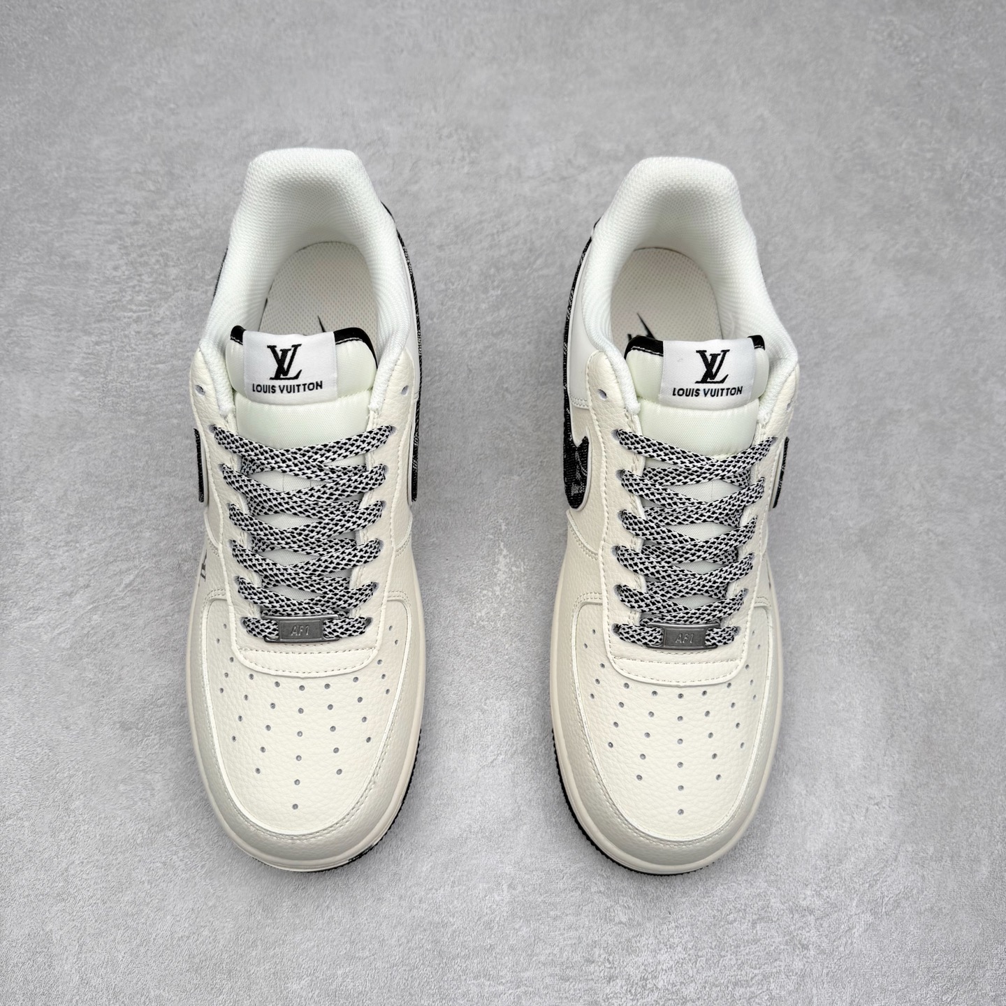 图片[2]-NK Air Force 1´07 Low 空军一号低帮百搭休闲运动板鞋 SM6668-108 柔软、弹性十足的缓震性能和出色的中底设计 横跨复古与现代的外型结合 造就出风靡全球 三十多年的Force 1 直到今天还深受青睐 实拍调校N版已经零色差零失真 百分百还原实物色彩所见即所得 不存在货不对板色差等低级问题 选购参考实物拍摄 不混卖不参货 只用心做好货严格选品 承诺混一赔十 尺码：36 36.5 37.5 38 38.5 39 40 40.5 41 42 42.5 43 44 44.5 45-选品中心