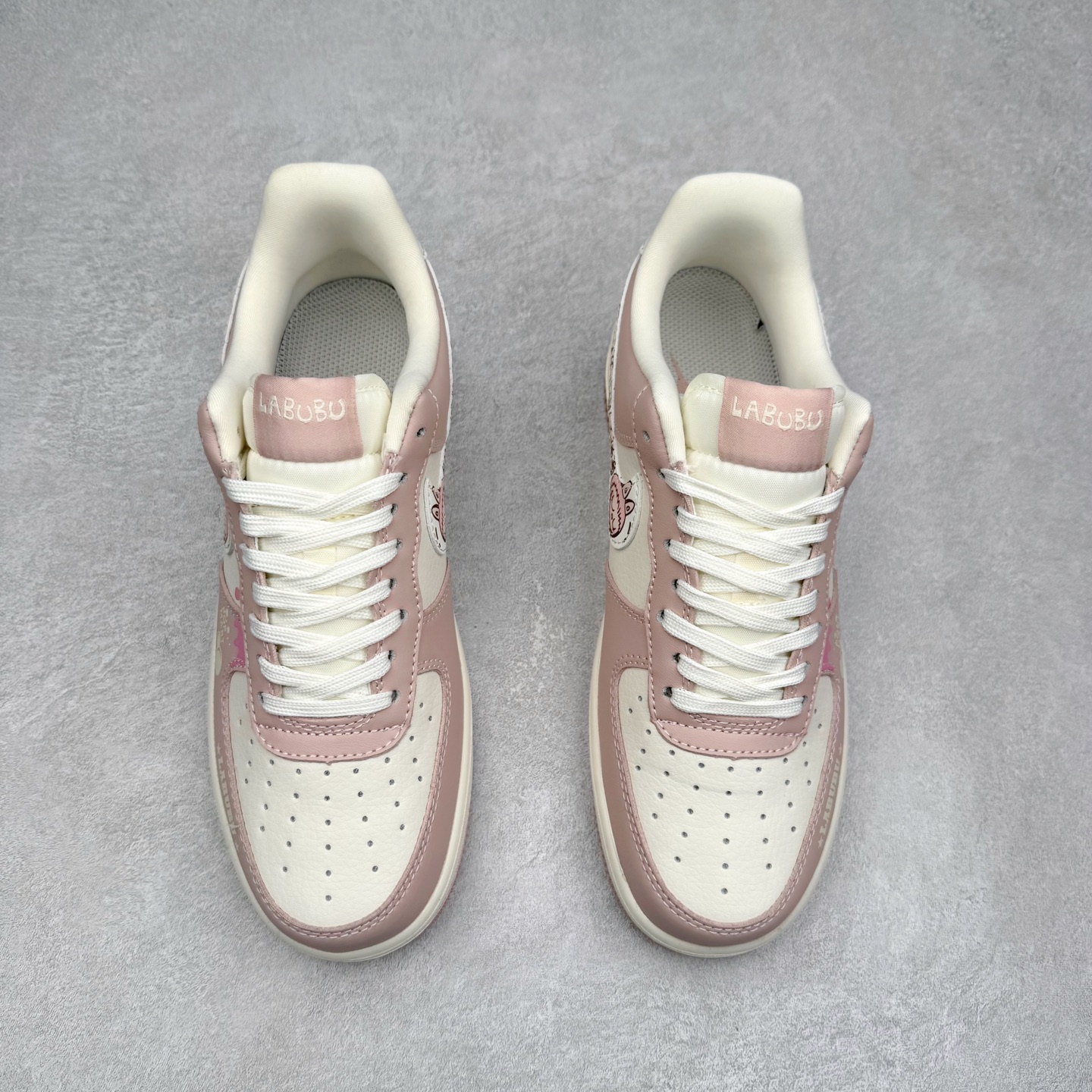 图片[2]-NK Air Force 1´07 Low 空军一号低帮百搭休闲运动板鞋 KB1688-006 柔软、弹性十足的缓震性能和出色的中底设计 横跨复古与现代的外型结合 造就出风靡全球 三十多年的Force 1 直到今天还深受青睐 实拍调校N版已经零色差零失真 百分百还原实物色彩所见即所得 不存在货不对板色差等低级问题 选购参考实物拍摄 不混卖不参货 只用心做好货严格选品 承诺混一赔十 尺码：36 36.5 37.5 38 38.5 39 40 40.5 41 42 42.5 43 44 44.5 45-选品中心