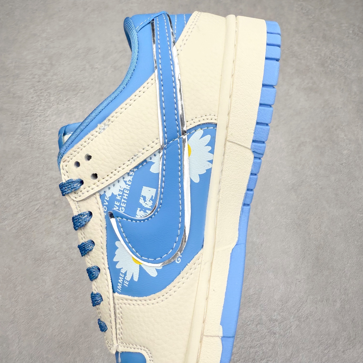 图片[7]-NK Dunk Low 定制配色 SC0601-455 大厂出品 极力推荐 原装头层材料 独家版型蒸餾加工帶來的是更好的视觉和脚感体验大厂纯原品质出货 清洁度 电绣工艺 皮料切割干净无任何毛边 细节完美 实拍调校N版已经零色差零失真 百分百还原实物色彩所见即所得 不存在货不对板色差等低级问题 选购参考实物拍摄 不混卖不参货 只用心做好货严格选品 承诺混一赔十 尺码：36 36.5 37.5 38 38.5 39 40 40.5 41 42 42.5 43 44 44.5 45-选品中心