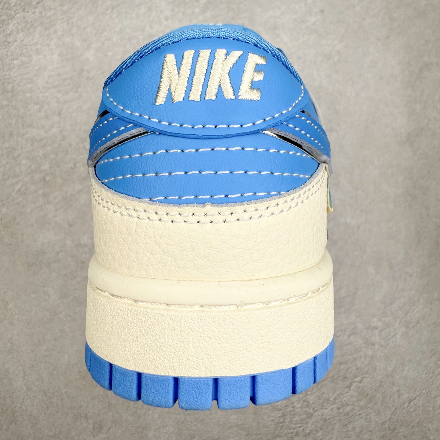 图片[8]-NK Dunk Low 定制配色 SC0601-455 大厂出品 极力推荐 原装头层材料 独家版型蒸餾加工帶來的是更好的视觉和脚感体验大厂纯原品质出货 清洁度 电绣工艺 皮料切割干净无任何毛边 细节完美 实拍调校N版已经零色差零失真 百分百还原实物色彩所见即所得 不存在货不对板色差等低级问题 选购参考实物拍摄 不混卖不参货 只用心做好货严格选品 承诺混一赔十 尺码：36 36.5 37.5 38 38.5 39 40 40.5 41 42 42.5 43 44 44.5 45-选品中心