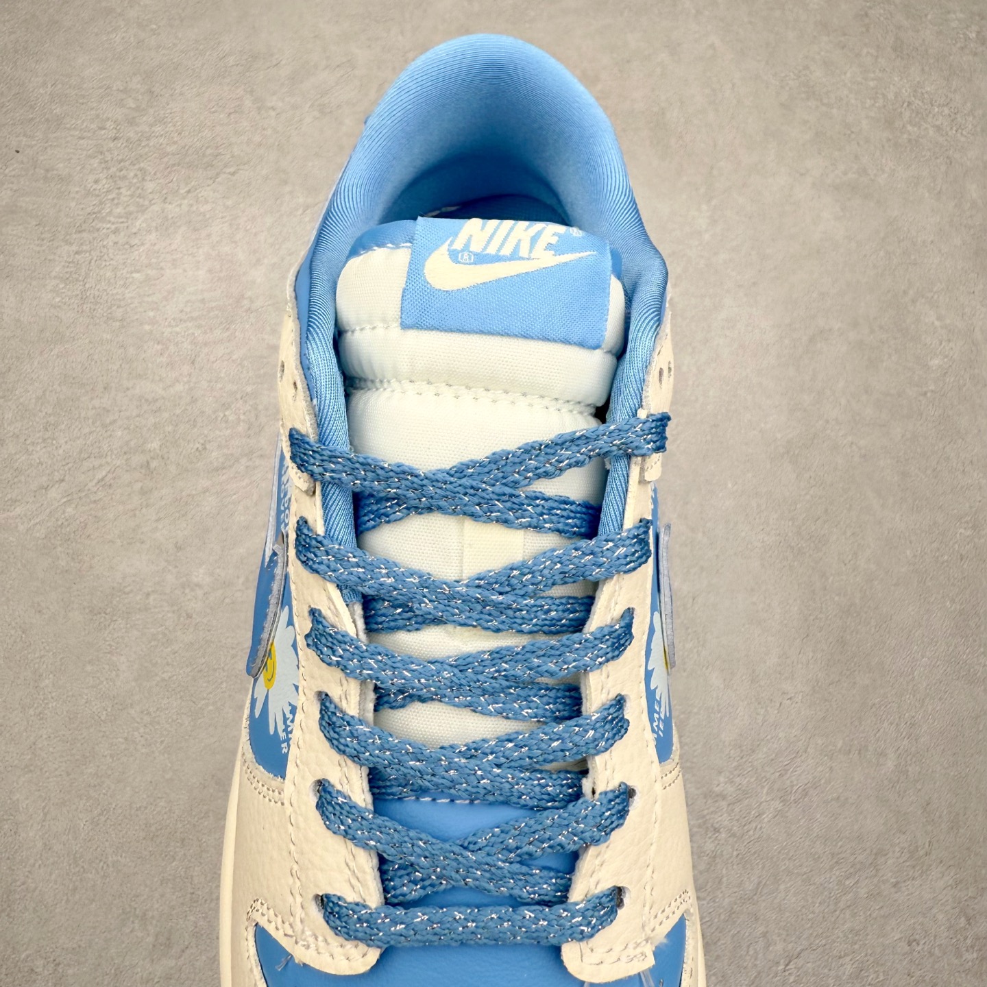 图片[5]-NK Dunk Low 定制配色 SC0601-455 大厂出品 极力推荐 原装头层材料 独家版型蒸餾加工帶來的是更好的视觉和脚感体验大厂纯原品质出货 清洁度 电绣工艺 皮料切割干净无任何毛边 细节完美 实拍调校N版已经零色差零失真 百分百还原实物色彩所见即所得 不存在货不对板色差等低级问题 选购参考实物拍摄 不混卖不参货 只用心做好货严格选品 承诺混一赔十 尺码：36 36.5 37.5 38 38.5 39 40 40.5 41 42 42.5 43 44 44.5 45-选品中心