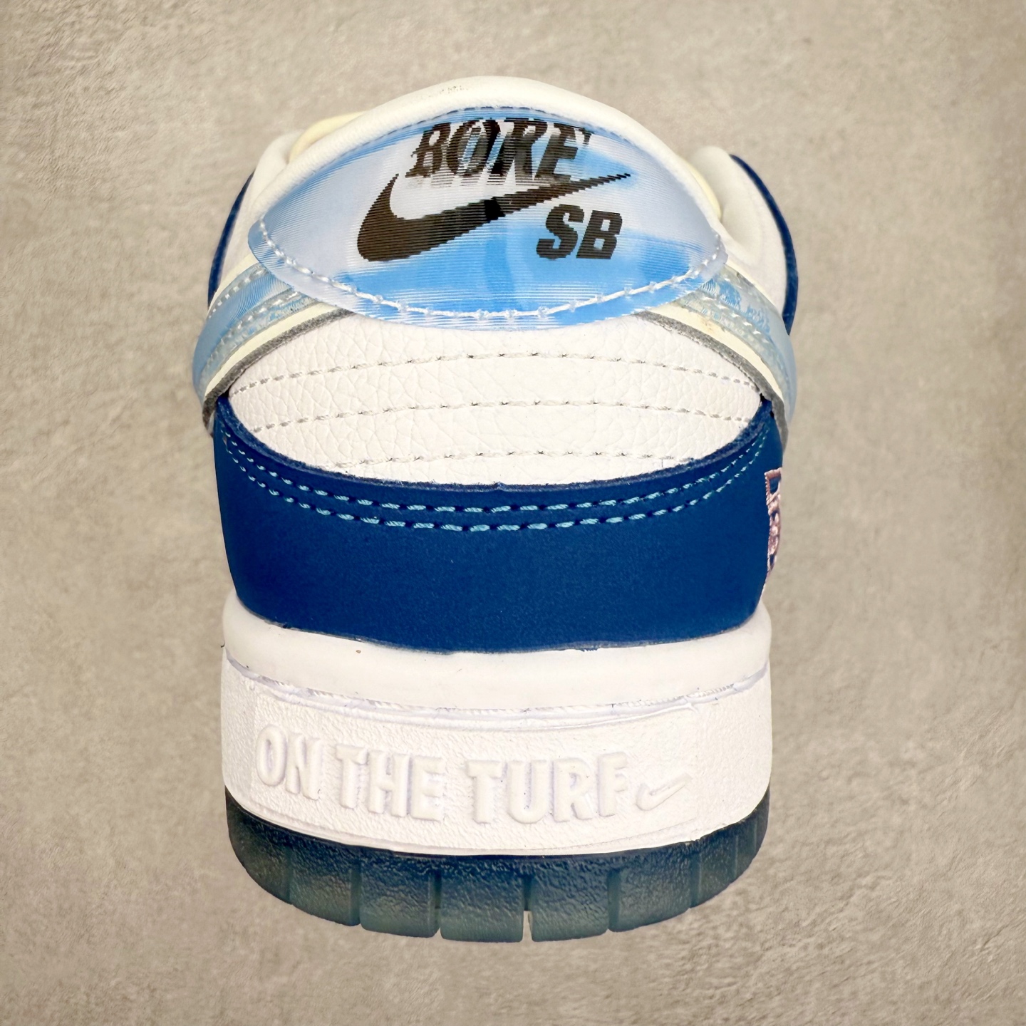 图片[8]-＃F版 Born x Raised x NK SB Dunk Low 三方联名蓝白 货号：FN7819-400 极限压缩利润空间 超乎所想的高性价比 用料绝不含糊 原盒原配 正确耐磨橡胶大底 超高清洁度 全鞋零毛边皮料切割 全套原楦原模倾力打造完美版型 尺码：36 36.5 37.5 38 38.5 39 40 40.5 41 42 42.5 43 44 44.5 45 46 47.5-选品中心