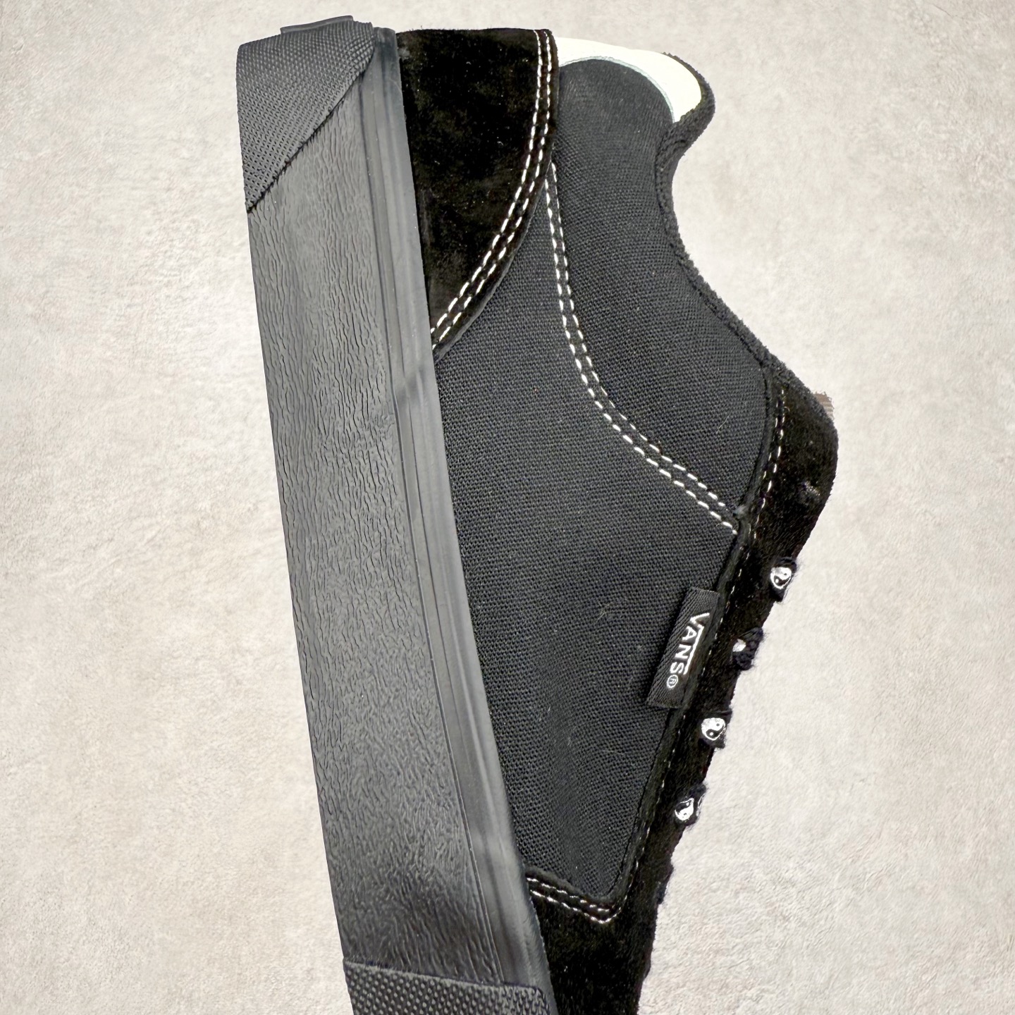 图片[6]-Vans Chukka Push 官方新款 时尚舒适防滑低帮休闲板鞋 黑武士配色 鞋带点缀太极图案 尺码：35 36 36.5 37 38 38.5 39 40 40.5 41 42 42.5 43 44 45-选品中心