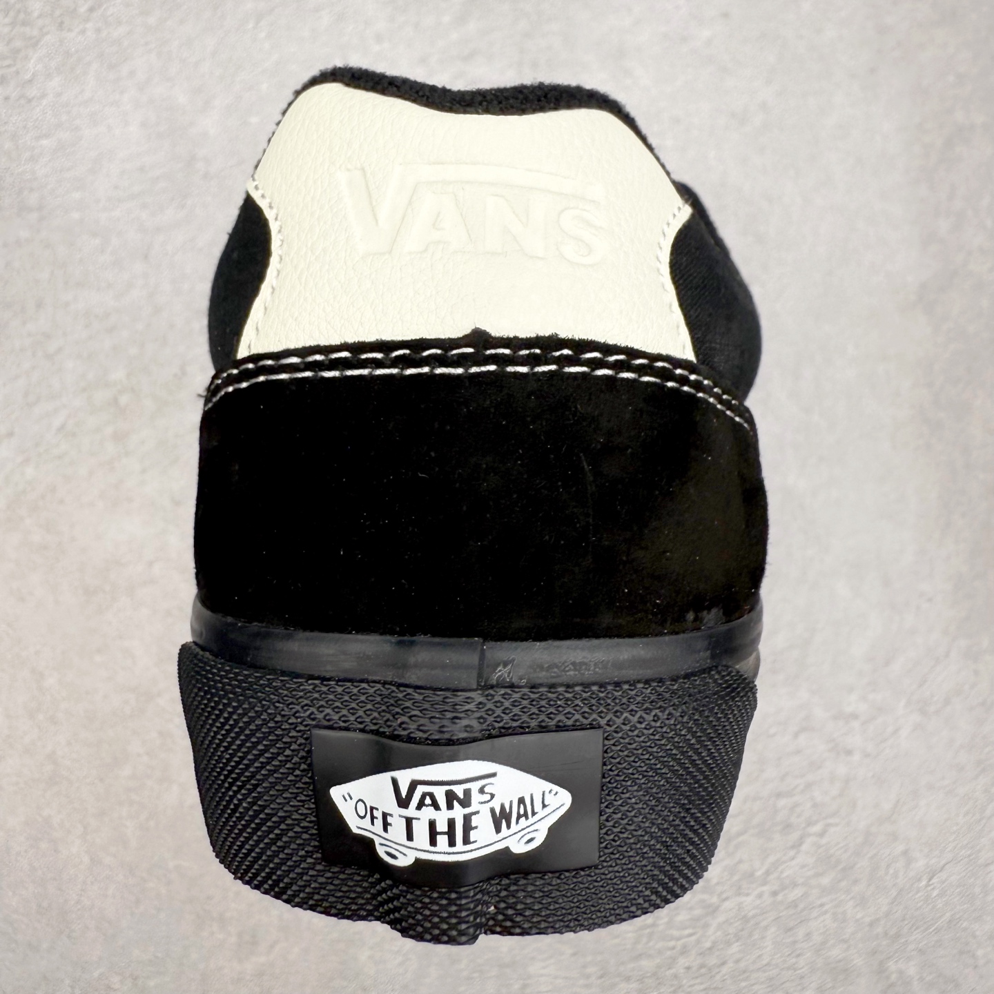 图片[8]-Vans Chukka Push 官方新款 时尚舒适防滑低帮休闲板鞋 黑武士配色 鞋带点缀太极图案 尺码：35 36 36.5 37 38 38.5 39 40 40.5 41 42 42.5 43 44 45-选品中心