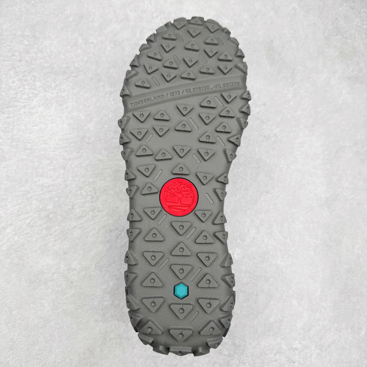 图片[9]-Timberland Greenstride Motion 6 添柏岚防滑耐磨低帮户外功能鞋 简约大方的造型设计，给人以随性休闲的时尚格调，穿着舒适轻便，运动灵活自如，满足日常个性穿搭。Timberland户外品牌最早成立于1918年的美国波士顿，它的成功故事就从第一双防水皮靴Yellow Boots开始。这双具备完全防水机能的靴子瞬间广受好评，他那独创又不失古典的款式，以及大胆使用黄色的崭新风格，吸引了广大消费者的目光。现今仍不改其原有风貌的这双黄靴，就是火遍全球的“大黄靴”。Timberland的高端工艺、实穿耐用等特点让他拥有绝对鞋界地位。尺码：40 41 41.5 42 43 43.5 44 44.5 45 45.5 46-选品中心