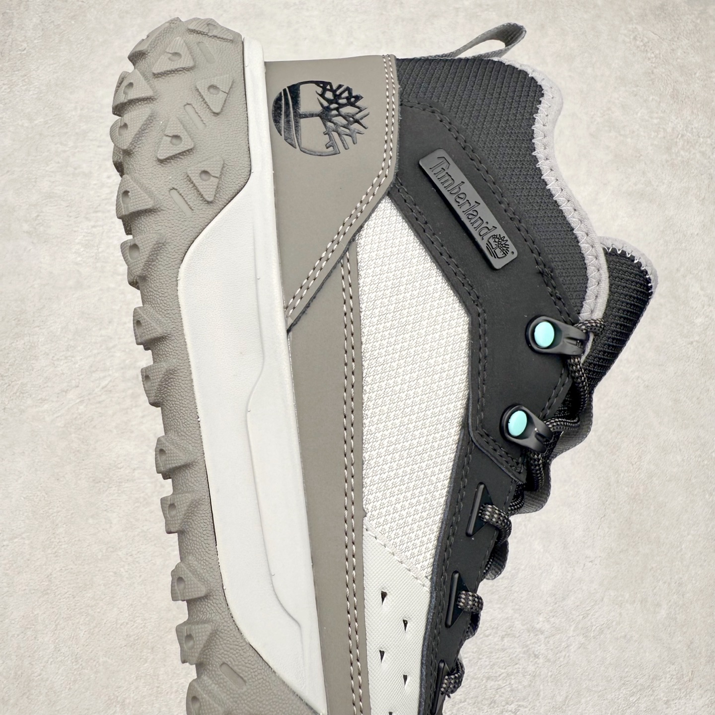 图片[6]-Timberland Greenstride Motion 6 添柏岚防滑耐磨低帮户外功能鞋 简约大方的造型设计，给人以随性休闲的时尚格调，穿着舒适轻便，运动灵活自如，满足日常个性穿搭。Timberland户外品牌最早成立于1918年的美国波士顿，它的成功故事就从第一双防水皮靴Yellow Boots开始。这双具备完全防水机能的靴子瞬间广受好评，他那独创又不失古典的款式，以及大胆使用黄色的崭新风格，吸引了广大消费者的目光。现今仍不改其原有风貌的这双黄靴，就是火遍全球的“大黄靴”。Timberland的高端工艺、实穿耐用等特点让他拥有绝对鞋界地位。尺码：40 41 41.5 42 43 43.5 44 44.5 45 45.5 46-选品中心