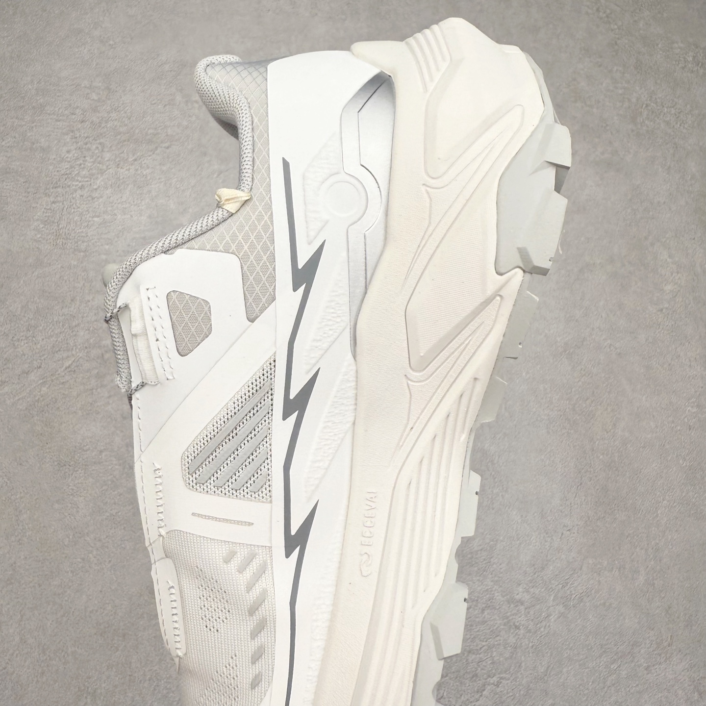 图片[7]-凯乐石 KAILAS FUGA EX3 BOA 25款舒适缓冲徒步 织物TPU减震防滑透气包裹性轻便低帮 超强抓地力越野跑步鞋 KAILAS凯乐石品牌是全球三大全系攀登品牌之一，于2003年创立于中国广州，致力于为有攀登梦想的户外运动员及爱好者，研发制造功能性专业装备，满足他们在极限环境下安全舒适的需求，凯乐石专注于科技面料的开发及专业功能设计，产品线覆盖登山、攀岩、徒步、越野跑山、露营、旅行等多项户外运动，通过运动员的测试反馈，不断进化迭代，产品荣获国内外大奖71座，发明专利21个，更突破性的自主研发攀登器械，打造出中国的攀登硬实力。实拍调校N版已经零色差零失真 百分百还原实物色彩所见即所得 不存在货不对板色差等低级问题 选购参考实物拍摄 不混卖不参货 只用心做好货严格选品 承诺混一赔十 尺码：36 36.5 37.5 38 38.5 39 40 40.5 41 42 42.5 43 44 44.5 45-选品中心