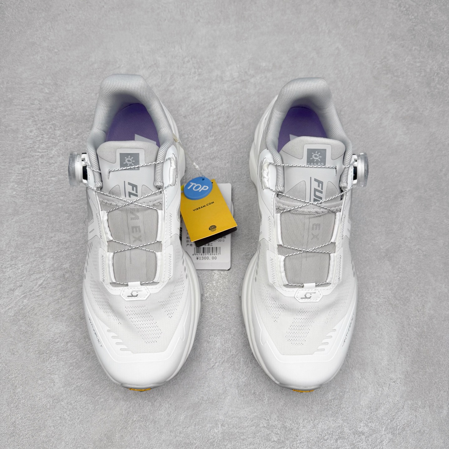 图片[2]-凯乐石 KAILAS FUGA EX3 BOA 25款舒适缓冲徒步 织物TPU减震防滑透气包裹性轻便低帮 超强抓地力越野跑步鞋 KAILAS凯乐石品牌是全球三大全系攀登品牌之一，于2003年创立于中国广州，致力于为有攀登梦想的户外运动员及爱好者，研发制造功能性专业装备，满足他们在极限环境下安全舒适的需求，凯乐石专注于科技面料的开发及专业功能设计，产品线覆盖登山、攀岩、徒步、越野跑山、露营、旅行等多项户外运动，通过运动员的测试反馈，不断进化迭代，产品荣获国内外大奖71座，发明专利21个，更突破性的自主研发攀登器械，打造出中国的攀登硬实力。实拍调校N版已经零色差零失真 百分百还原实物色彩所见即所得 不存在货不对板色差等低级问题 选购参考实物拍摄 不混卖不参货 只用心做好货严格选品 承诺混一赔十 尺码：36 36.5 37.5 38 38.5 39 40 40.5 41 42 42.5 43 44 44.5 45-选品中心