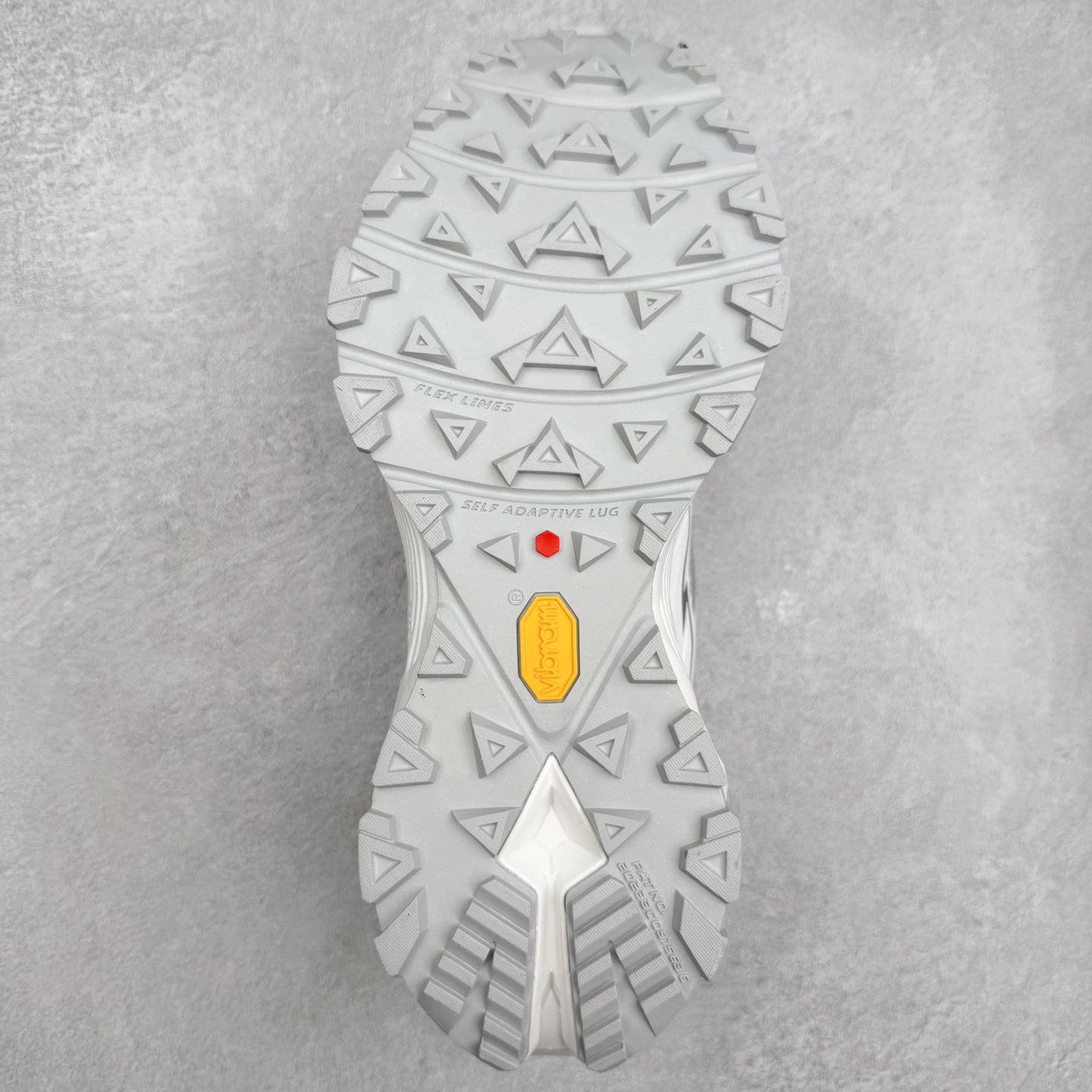 图片[9]-凯乐石 KAILAS FUGA EX3 BOA 25款舒适缓冲徒步 织物TPU减震防滑透气包裹性轻便低帮 超强抓地力越野跑步鞋 KAILAS凯乐石品牌是全球三大全系攀登品牌之一，于2003年创立于中国广州，致力于为有攀登梦想的户外运动员及爱好者，研发制造功能性专业装备，满足他们在极限环境下安全舒适的需求，凯乐石专注于科技面料的开发及专业功能设计，产品线覆盖登山、攀岩、徒步、越野跑山、露营、旅行等多项户外运动，通过运动员的测试反馈，不断进化迭代，产品荣获国内外大奖71座，发明专利21个，更突破性的自主研发攀登器械，打造出中国的攀登硬实力。实拍调校N版已经零色差零失真 百分百还原实物色彩所见即所得 不存在货不对板色差等低级问题 选购参考实物拍摄 不混卖不参货 只用心做好货严格选品 承诺混一赔十 尺码：36 36.5 37.5 38 38.5 39 40 40.5 41 42 42.5 43 44 44.5 45-选品中心