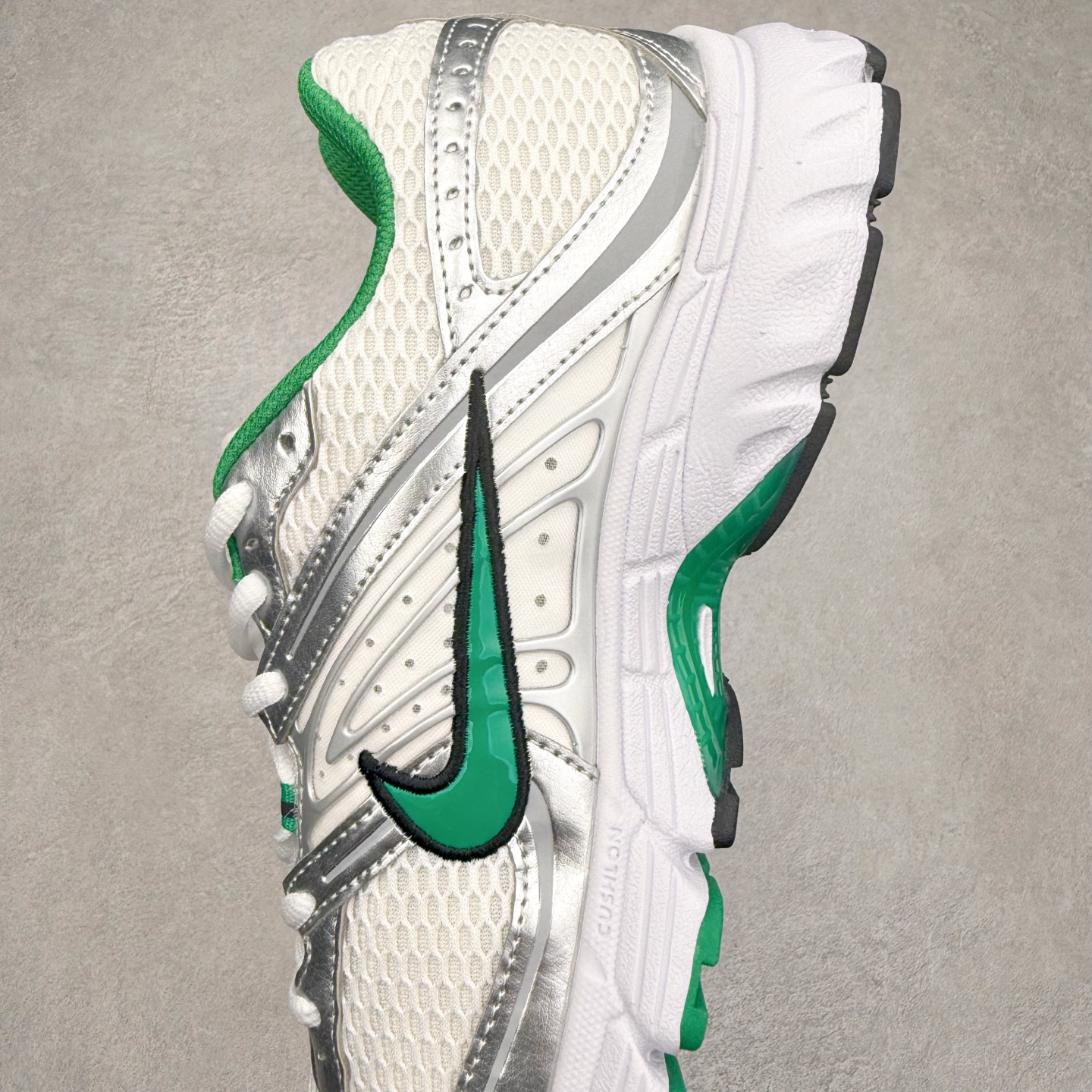 图片[7]-NK Air Max Moto 2K 舒适百搭耐磨 低帮跑步鞋 HQ2056-102 实拍调校N版已经零色差零失真 百分百还原实物色彩所见即所得 不存在货不对板色差等低级问题 选购参考实物拍摄 不混卖不参货 只用心做好货严格选品 承诺混一赔十 尺码：36 36.5 37.5 38 38.5 39 40 40.5 41 42 42.5 43 44 44.5 45-选品中心