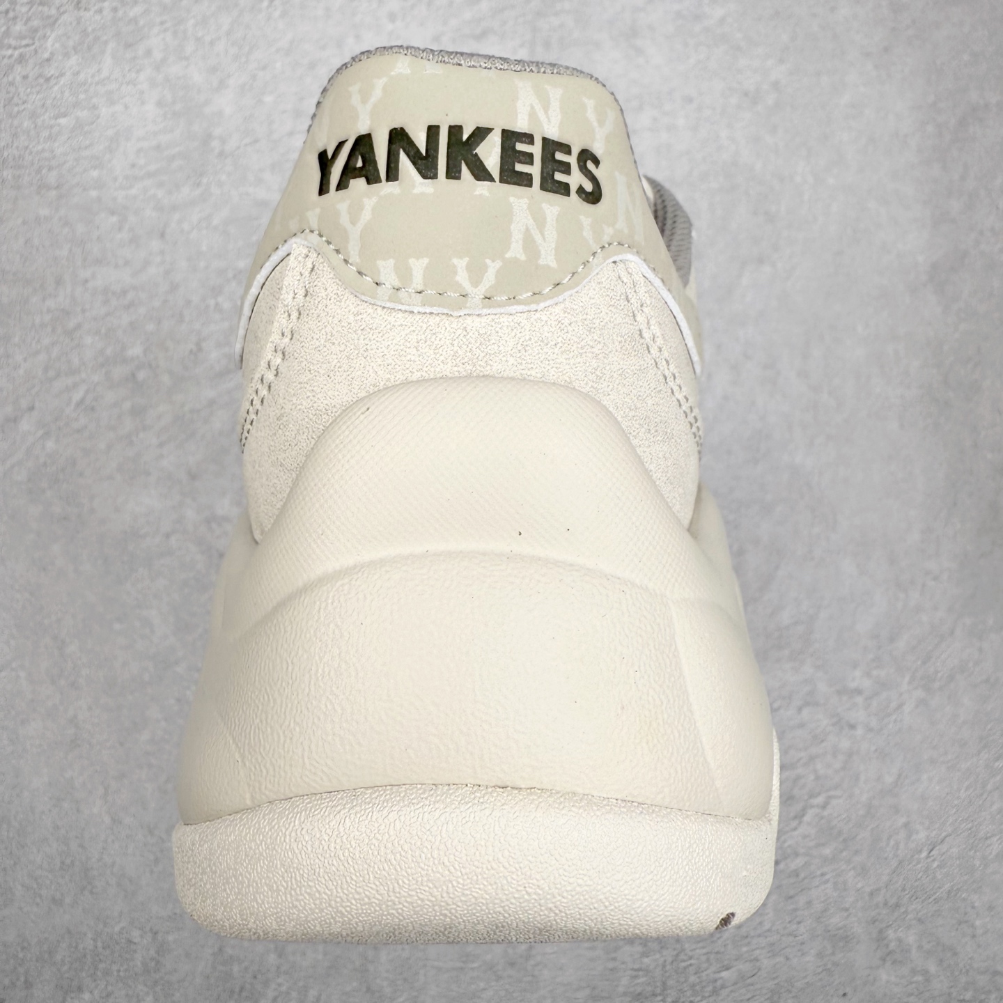 图片[8]-MLB Big Ball Chunky 复古印花老爹鞋系列低帮轻量增高厚底百搭休闲运动慢跑鞋 Korea韩国联名NY美国榄球纽约洋基队限定 韩国代购专供 全套原楦原纸板原厂数据开发 正确中底拉帮中底网布细节 平台代购专供 左脚内置芯片 韩国代购吊牌标贴 独家一比一RB+MD组合大底 高频后跟小人Logo精准对位立体饱满 正确网布加超迁鞋面 转印中底走线紧密 转印Logo工艺表层防刮不掉色 尺码：35 36 36.5 37.5 38 38.5 39 40 40.5 41 42 42.5 43 44 45-选品中心