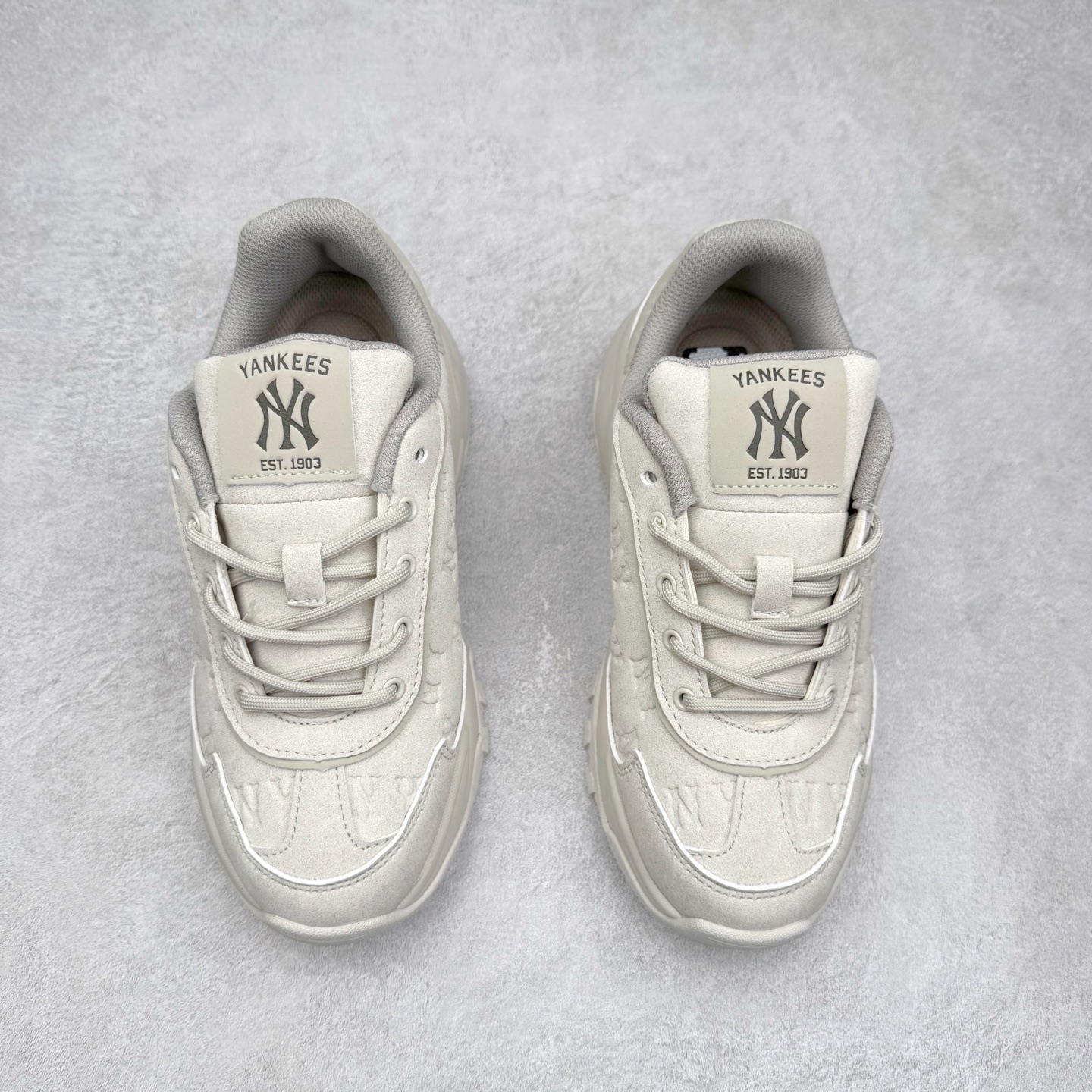 图片[2]-MLB Big Ball Chunky 复古印花老爹鞋系列低帮轻量增高厚底百搭休闲运动慢跑鞋 Korea韩国联名NY美国榄球纽约洋基队限定 韩国代购专供 全套原楦原纸板原厂数据开发 正确中底拉帮中底网布细节 平台代购专供 左脚内置芯片 韩国代购吊牌标贴 独家一比一RB+MD组合大底 高频后跟小人Logo精准对位立体饱满 正确网布加超迁鞋面 转印中底走线紧密 转印Logo工艺表层防刮不掉色 尺码：35 36 36.5 37.5 38 38.5 39 40 40.5 41 42 42.5 43 44 45-选品中心