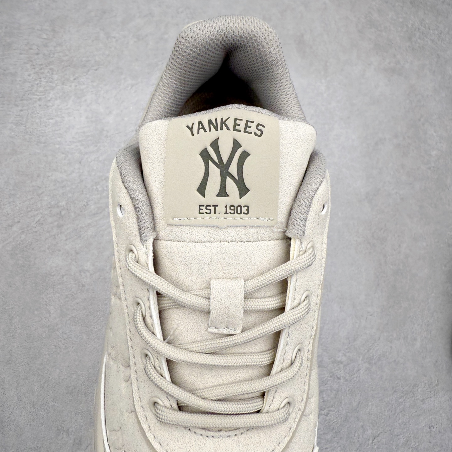 图片[5]-MLB Big Ball Chunky 复古印花老爹鞋系列低帮轻量增高厚底百搭休闲运动慢跑鞋 Korea韩国联名NY美国榄球纽约洋基队限定 韩国代购专供 全套原楦原纸板原厂数据开发 正确中底拉帮中底网布细节 平台代购专供 左脚内置芯片 韩国代购吊牌标贴 独家一比一RB+MD组合大底 高频后跟小人Logo精准对位立体饱满 正确网布加超迁鞋面 转印中底走线紧密 转印Logo工艺表层防刮不掉色 尺码：35 36 36.5 37.5 38 38.5 39 40 40.5 41 42 42.5 43 44 45-选品中心