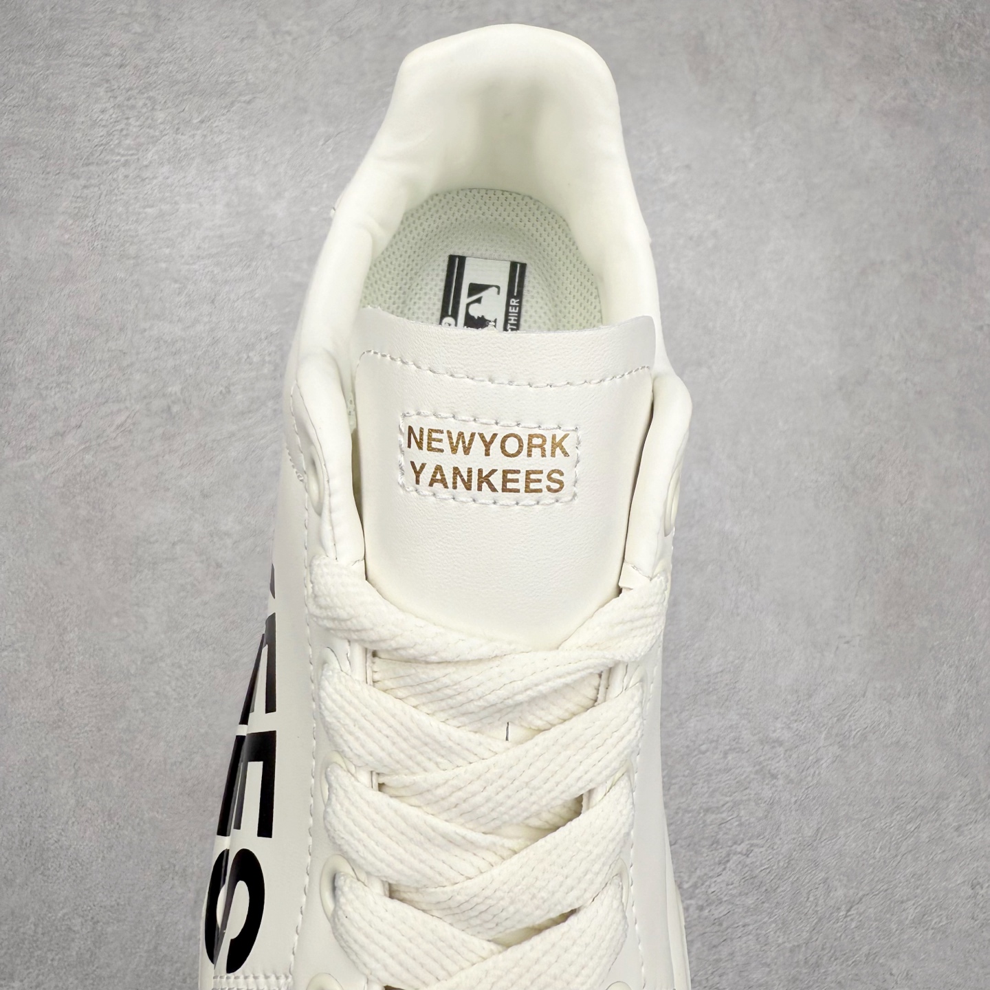 图片[5]-＃福利特价 MLB Chukky Classic 经典老爹风轻量增高厚底百搭休闲运动慢跑鞋 原楦原纸版数据开发#采用优质轻量克重纤维移膜皮革及透气网面鞋面材质#全新独立4cm厘米外增高轻质发泡大底 尺码：35 36 36.5 37.5 38 38.5 39 40 40.5 41 42 42.5 43 44-选品中心