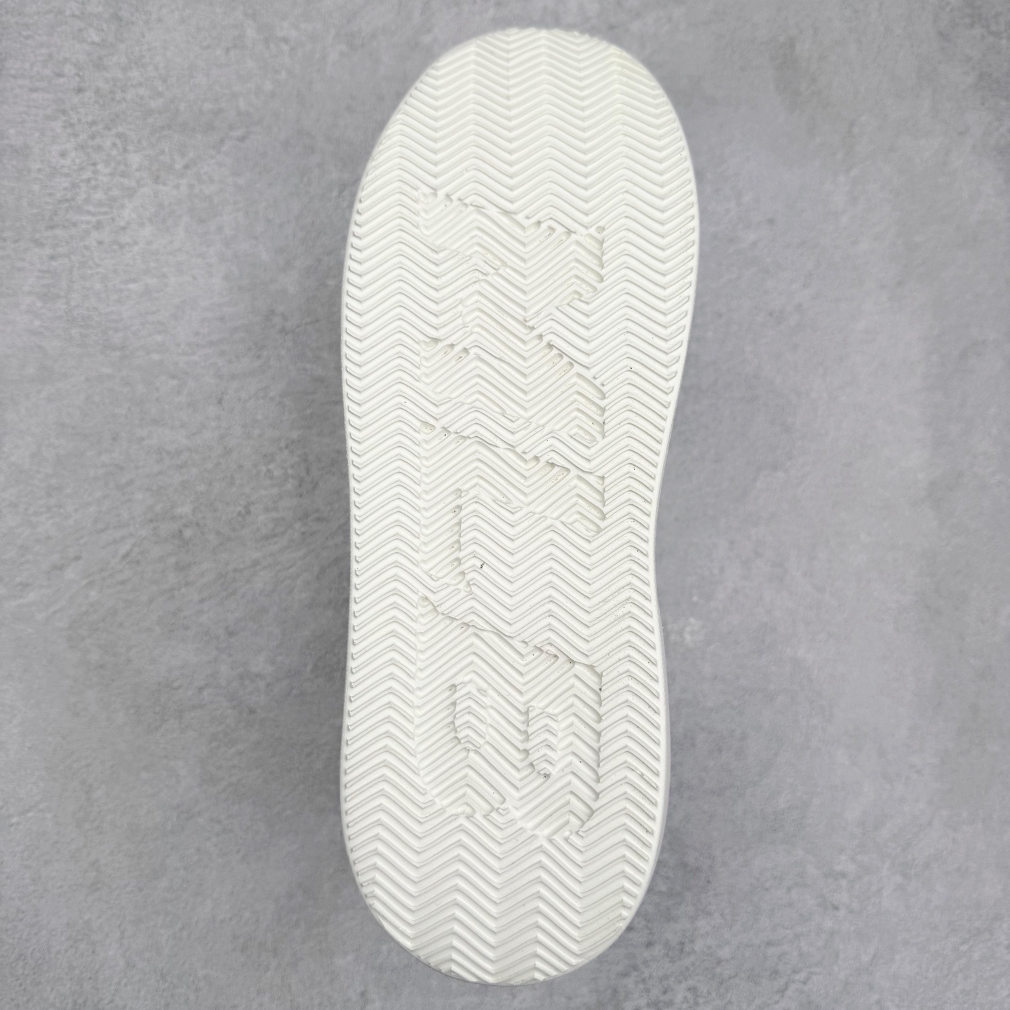 图片[9]-＃福利特价 MLB Chukky Classic 经典老爹风轻量增高厚底百搭休闲运动慢跑鞋 原楦原纸版数据开发#采用优质轻量克重纤维移膜皮革及透气网面鞋面材质#全新独立4cm厘米外增高轻质发泡大底 尺码：35 36 36.5 37.5 38 38.5 39 40 40.5 41 42 42.5 43 44-选品中心