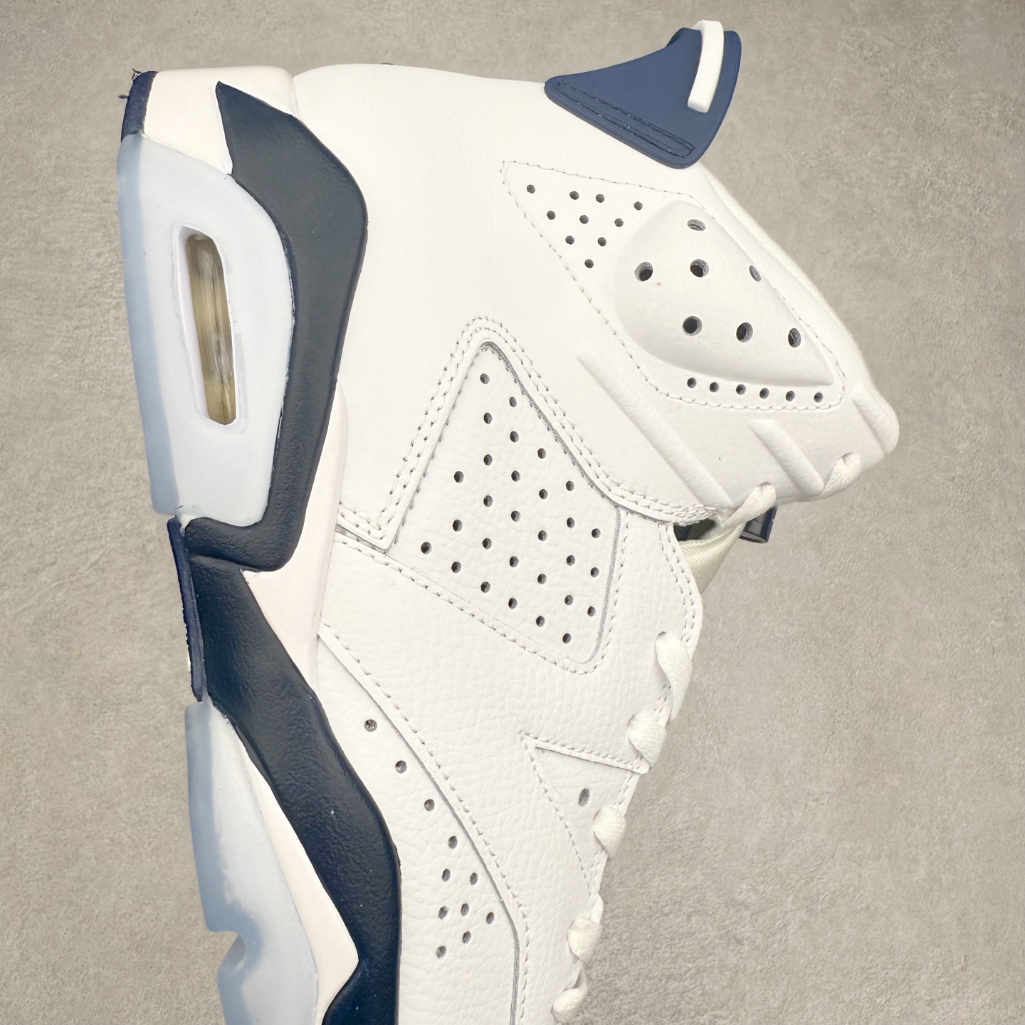 图片[6]-Air Jordan AJ6 Retro 午夜蓝 CT8529-141 市场中端王者 耗时半年巨作 全套原纸板楦头开发 确保原汁原味 完美呈现六代版型 一比一鞋头弧度高度鞋身弧度 此版本只针对中端市场 皮料材质有所更替 其他数据细节工艺流程均保持一致 定制优质皮料 完美鞋型匹配公司货 正确TPU鞋舌锁扣 最新原厂底模 大底卡色咬花完美 鞋柜必备鞋款 终端现货供应 尺码：40 40.5 41 42 42.5 43 44 44.5 45 46 47.5-选品中心