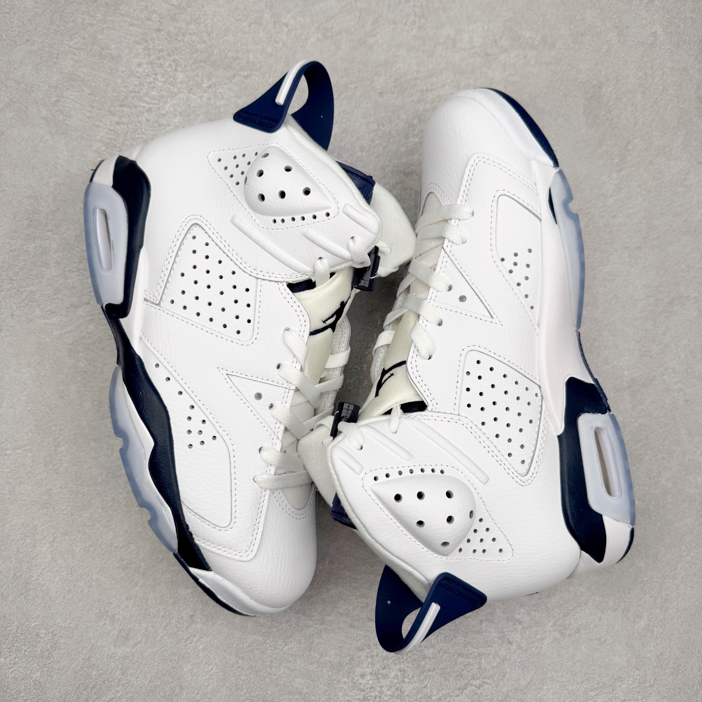 图片[3]-Air Jordan AJ6 Retro 午夜蓝 CT8529-141 市场中端王者 耗时半年巨作 全套原纸板楦头开发 确保原汁原味 完美呈现六代版型 一比一鞋头弧度高度鞋身弧度 此版本只针对中端市场 皮料材质有所更替 其他数据细节工艺流程均保持一致 定制优质皮料 完美鞋型匹配公司货 正确TPU鞋舌锁扣 最新原厂底模 大底卡色咬花完美 鞋柜必备鞋款 终端现货供应 尺码：40 40.5 41 42 42.5 43 44 44.5 45 46 47.5-选品中心