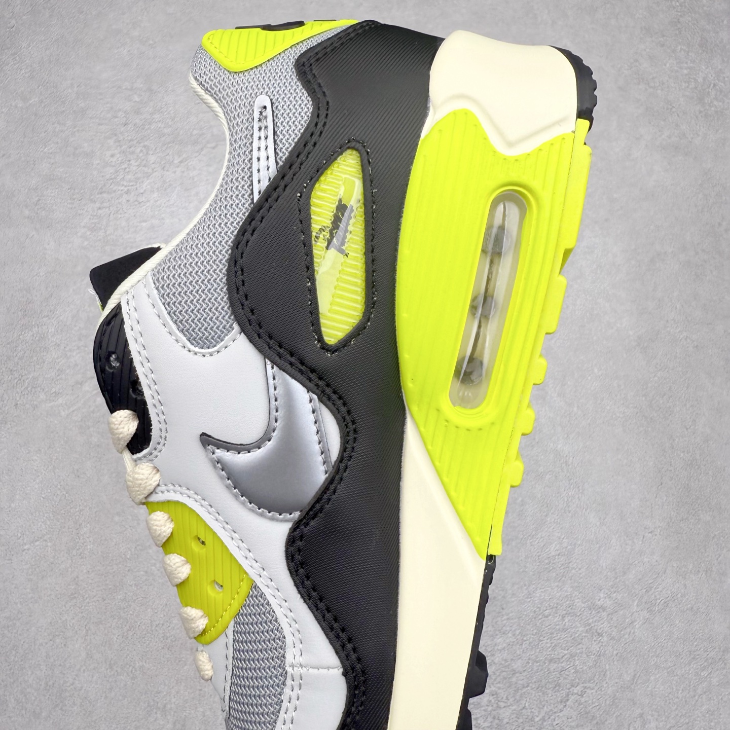 图片[7]-＃MX版 NK Air MAX 90 气垫复古减震跑步鞋 HF8814-002 经典重温 独家陆续补货 外单专供大厂出品 品质稳定 一百余色 终端操作 Air Max 90于1990年推出 来自Air Max系列 在Air Max 1的基础上改进而得 增加了气垫面积 外型上也更为流线 最特別的就是加入了菱纹塑胶嵌板 为Air Max 90增添了许多潮流气息 皮革鞋面 造就出色耐穿性和支撑力 Max Air缓震配置搭配泡棉中底 令Air Max 90轻盈而舒适 华夫格橡胶外底 铸就Air Max 90非凡的抓地力 而Air Max 90不仅是一双跑鞋 它成功跨越了时间的演进 成为了球鞋文化与潮流圈中最熟为人知的鞋款之一 尺码：36 36.5 37.5 38 38.5 39 40 40.5 41 42 42.5 43 44 44.5 45-选品中心