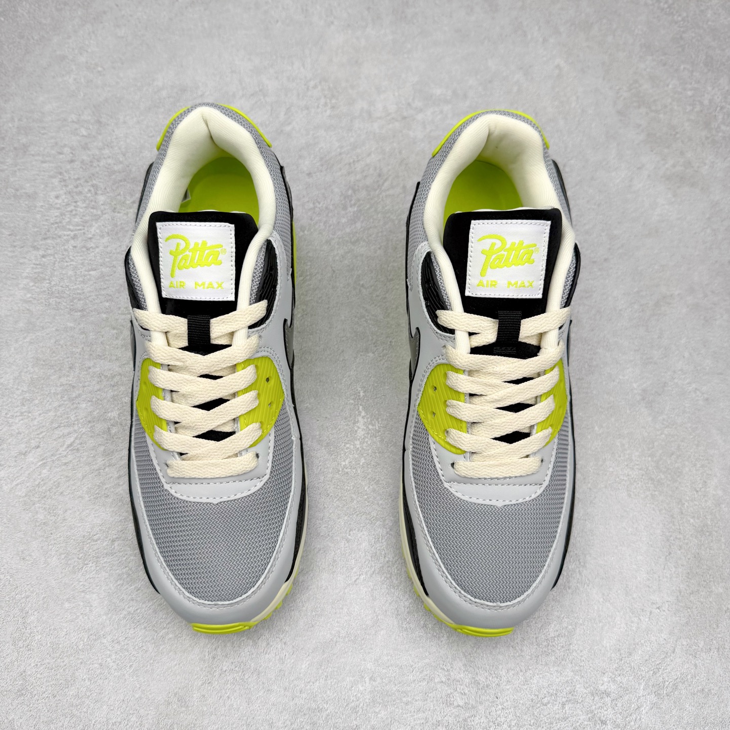 图片[2]-＃MX版 NK Air MAX 90 气垫复古减震跑步鞋 HF8814-002 经典重温 独家陆续补货 外单专供大厂出品 品质稳定 一百余色 终端操作 Air Max 90于1990年推出 来自Air Max系列 在Air Max 1的基础上改进而得 增加了气垫面积 外型上也更为流线 最特別的就是加入了菱纹塑胶嵌板 为Air Max 90增添了许多潮流气息 皮革鞋面 造就出色耐穿性和支撑力 Max Air缓震配置搭配泡棉中底 令Air Max 90轻盈而舒适 华夫格橡胶外底 铸就Air Max 90非凡的抓地力 而Air Max 90不仅是一双跑鞋 它成功跨越了时间的演进 成为了球鞋文化与潮流圈中最熟为人知的鞋款之一 尺码：36 36.5 37.5 38 38.5 39 40 40.5 41 42 42.5 43 44 44.5 45-选品中心