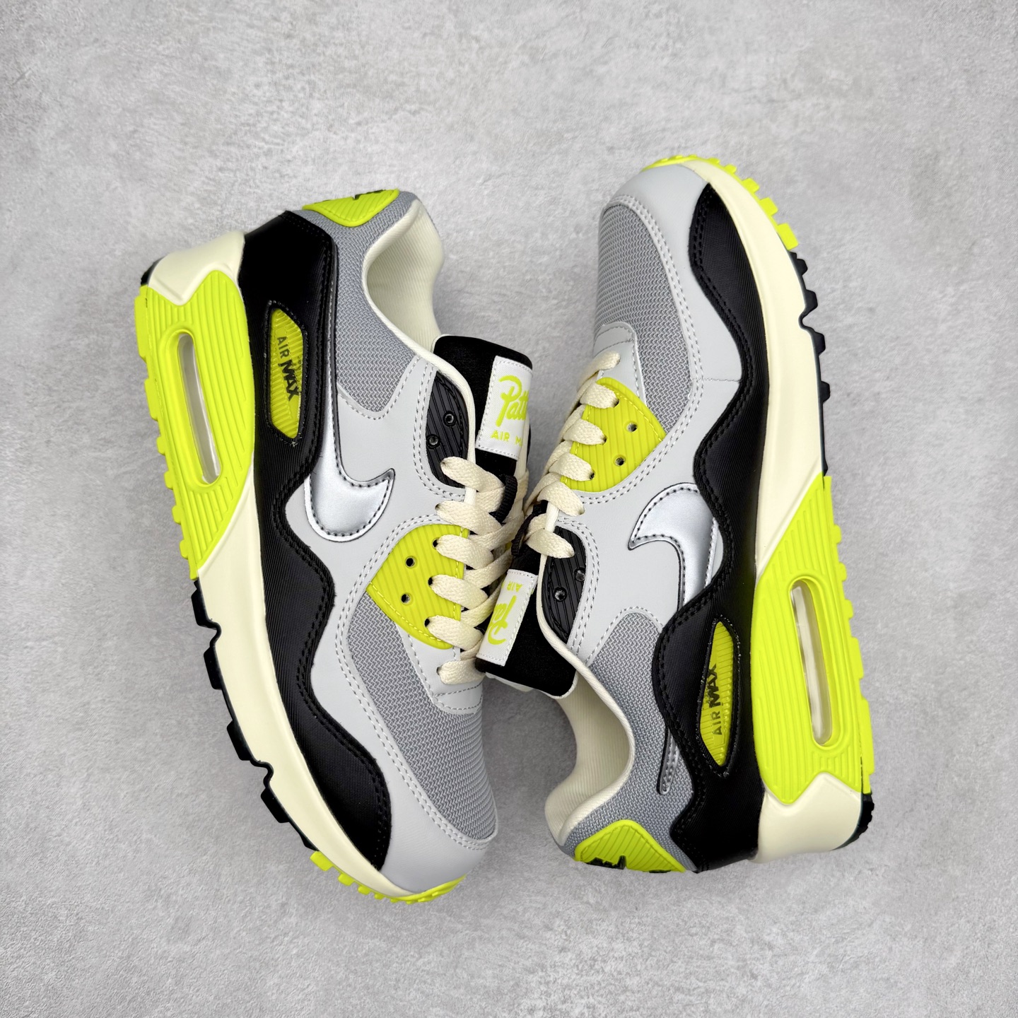 图片[3]-＃MX版 NK Air MAX 90 气垫复古减震跑步鞋 HF8814-002 经典重温 独家陆续补货 外单专供大厂出品 品质稳定 一百余色 终端操作 Air Max 90于1990年推出 来自Air Max系列 在Air Max 1的基础上改进而得 增加了气垫面积 外型上也更为流线 最特別的就是加入了菱纹塑胶嵌板 为Air Max 90增添了许多潮流气息 皮革鞋面 造就出色耐穿性和支撑力 Max Air缓震配置搭配泡棉中底 令Air Max 90轻盈而舒适 华夫格橡胶外底 铸就Air Max 90非凡的抓地力 而Air Max 90不仅是一双跑鞋 它成功跨越了时间的演进 成为了球鞋文化与潮流圈中最熟为人知的鞋款之一 尺码：36 36.5 37.5 38 38.5 39 40 40.5 41 42 42.5 43 44 44.5 45-选品中心