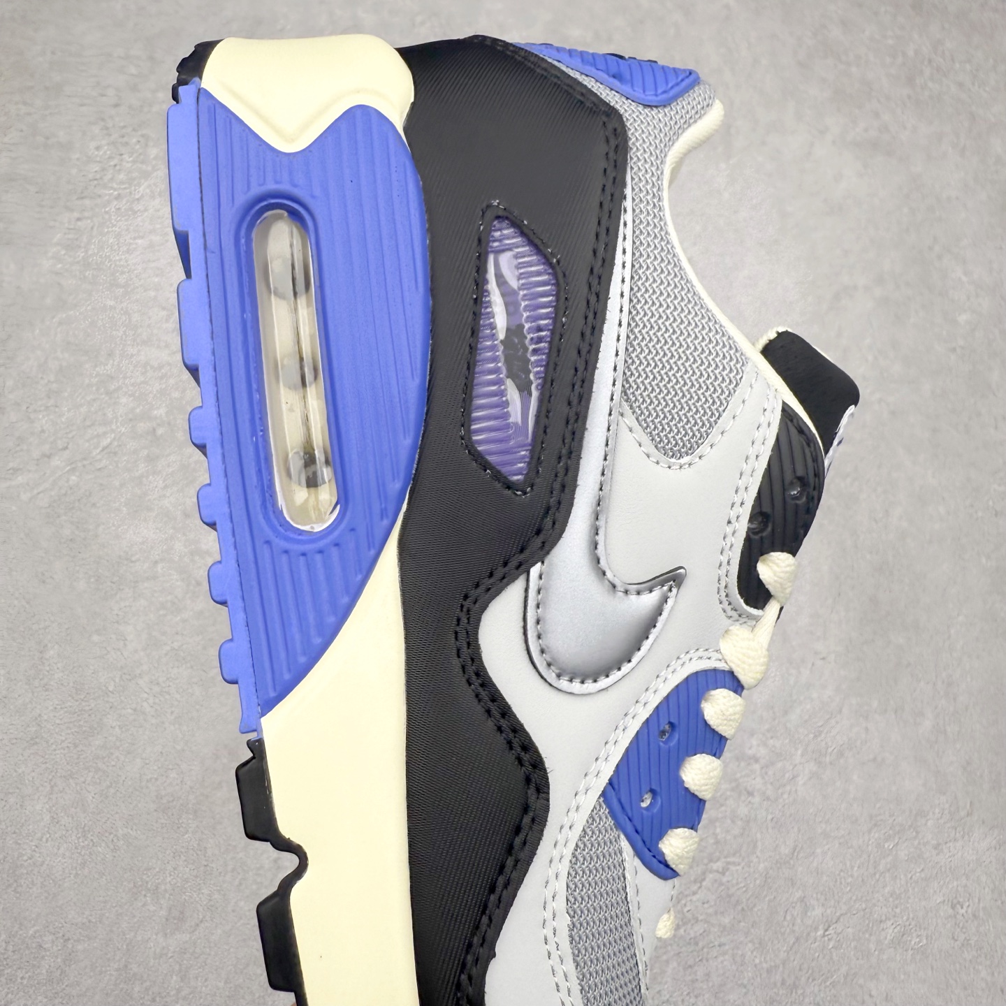 图片[6]-＃MX版 NK Air MAX 90 气垫复古减震跑步鞋 HF8814-001 经典重温 独家陆续补货 外单专供大厂出品 品质稳定 一百余色 终端操作 Air Max 90于1990年推出 来自Air Max系列 在Air Max 1的基础上改进而得 增加了气垫面积 外型上也更为流线 最特別的就是加入了菱纹塑胶嵌板 为Air Max 90增添了许多潮流气息 皮革鞋面 造就出色耐穿性和支撑力 Max Air缓震配置搭配泡棉中底 令Air Max 90轻盈而舒适 华夫格橡胶外底 铸就Air Max 90非凡的抓地力 而Air Max 90不仅是一双跑鞋 它成功跨越了时间的演进 成为了球鞋文化与潮流圈中最熟为人知的鞋款之一 尺码：36 36.5 37.5 38 38.5 39 40 40.5 41 42 42.5 43 44 44.5 45-选品中心