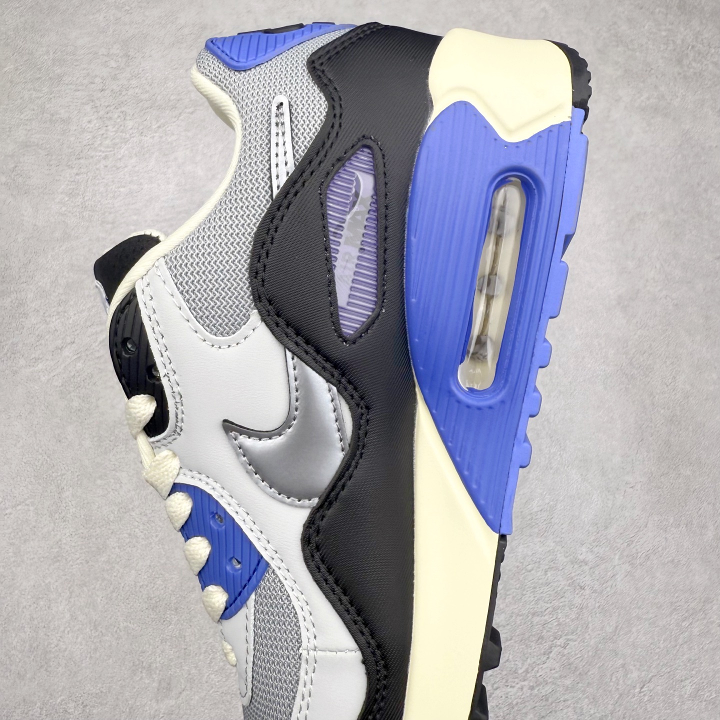 图片[7]-＃MX版 NK Air MAX 90 气垫复古减震跑步鞋 HF8814-001 经典重温 独家陆续补货 外单专供大厂出品 品质稳定 一百余色 终端操作 Air Max 90于1990年推出 来自Air Max系列 在Air Max 1的基础上改进而得 增加了气垫面积 外型上也更为流线 最特別的就是加入了菱纹塑胶嵌板 为Air Max 90增添了许多潮流气息 皮革鞋面 造就出色耐穿性和支撑力 Max Air缓震配置搭配泡棉中底 令Air Max 90轻盈而舒适 华夫格橡胶外底 铸就Air Max 90非凡的抓地力 而Air Max 90不仅是一双跑鞋 它成功跨越了时间的演进 成为了球鞋文化与潮流圈中最熟为人知的鞋款之一 尺码：36 36.5 37.5 38 38.5 39 40 40.5 41 42 42.5 43 44 44.5 45-选品中心