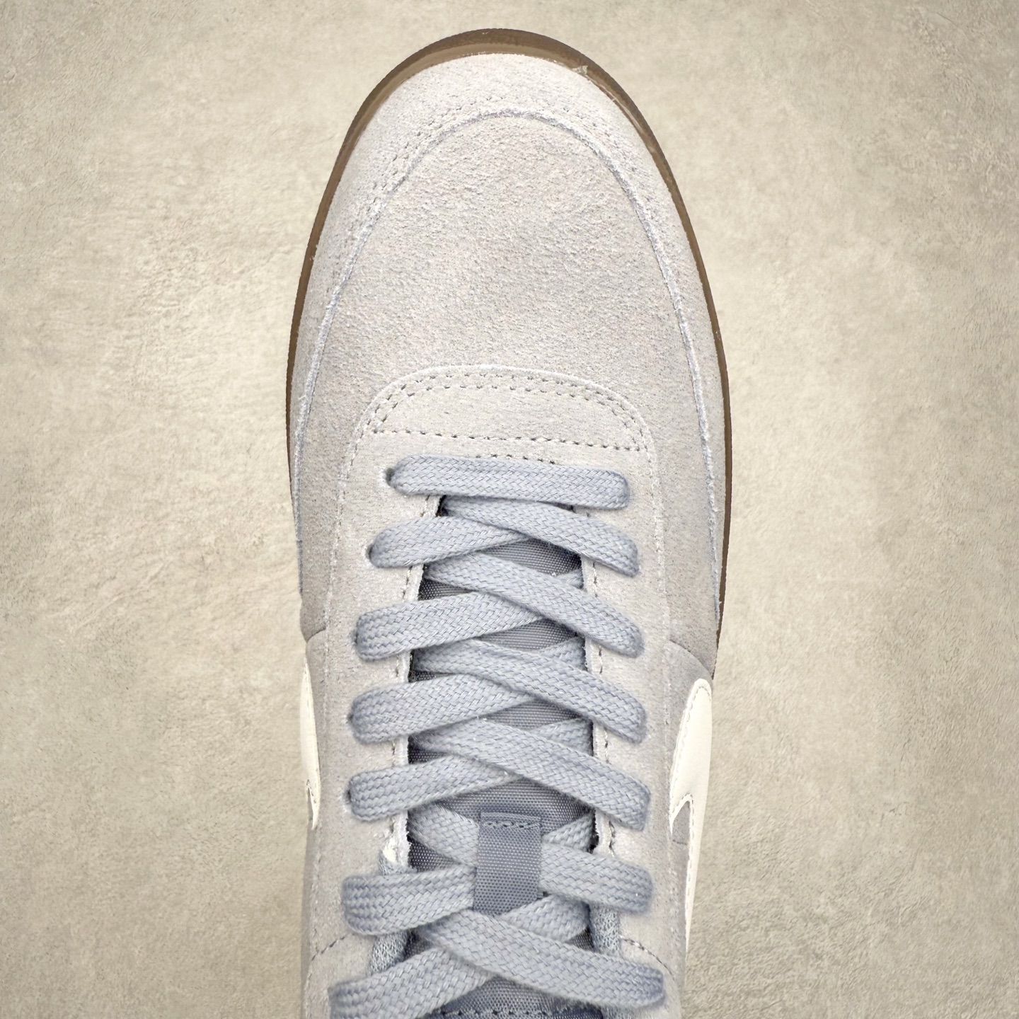 图片[4]-J.Crew x NK Killshot II Leather 联名复古板鞋 FQ8903-401 采用米白色皮革制作鞋身 Swoosh 点缀其中 最后搭载棕色生胶大底 流露出满满的复古气气息 尺码：36 36.5 37.5 38 38.5 39 40 40.5 41 42 42.5 43 44 44.5 45-选品中心