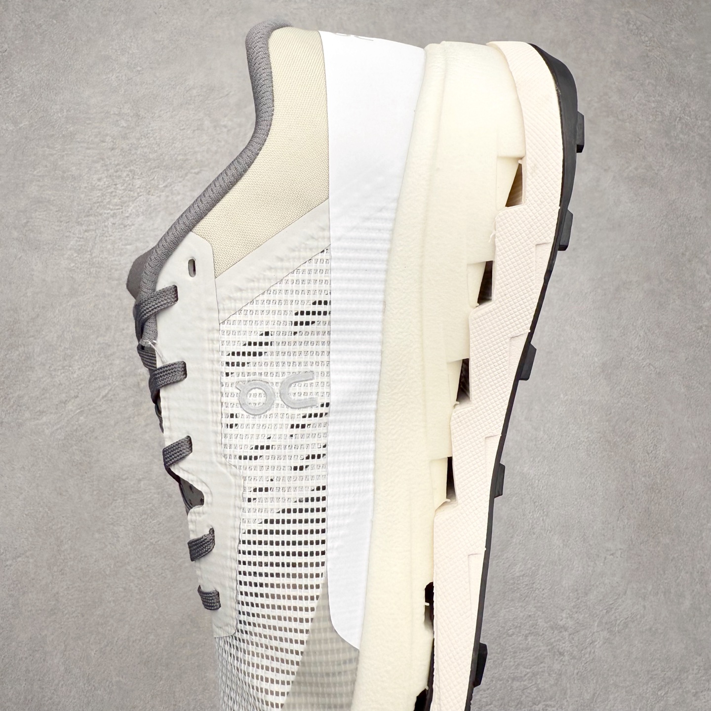 图片[7]-On Cloudtilt 3 昂跑减震生活休闲鞋 此运动品牌 开创于2010年 缓震着陆、强效回弹、轻柔质感的设计构思始终是ON研制关键 与此同时基于“为全球提供革新性的跑步感受”信念 陆续推出了多款跑鞋及其以专业运动人体跑步工程学为设计关键的功能性跑步服饰设备 让跑者不费力气地畅快畅跑 尺码：36 36.5 37.5 38 38.5 39 40 40.5 41 42 42.5 43 44 44.5 45-选品中心