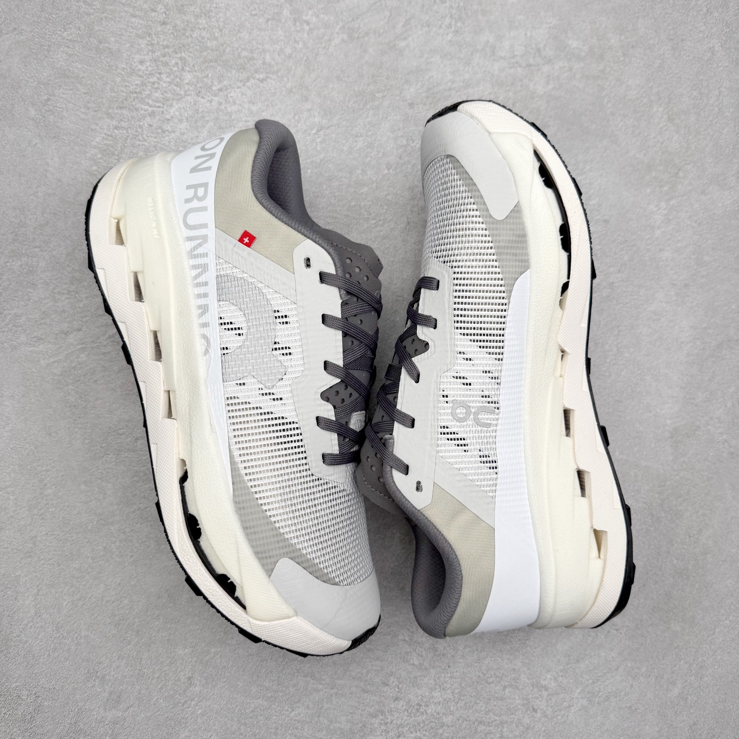 图片[3]-On Cloudtilt 3 昂跑减震生活休闲鞋 此运动品牌 开创于2010年 缓震着陆、强效回弹、轻柔质感的设计构思始终是ON研制关键 与此同时基于“为全球提供革新性的跑步感受”信念 陆续推出了多款跑鞋及其以专业运动人体跑步工程学为设计关键的功能性跑步服饰设备 让跑者不费力气地畅快畅跑 尺码：36 36.5 37.5 38 38.5 39 40 40.5 41 42 42.5 43 44 44.5 45-选品中心