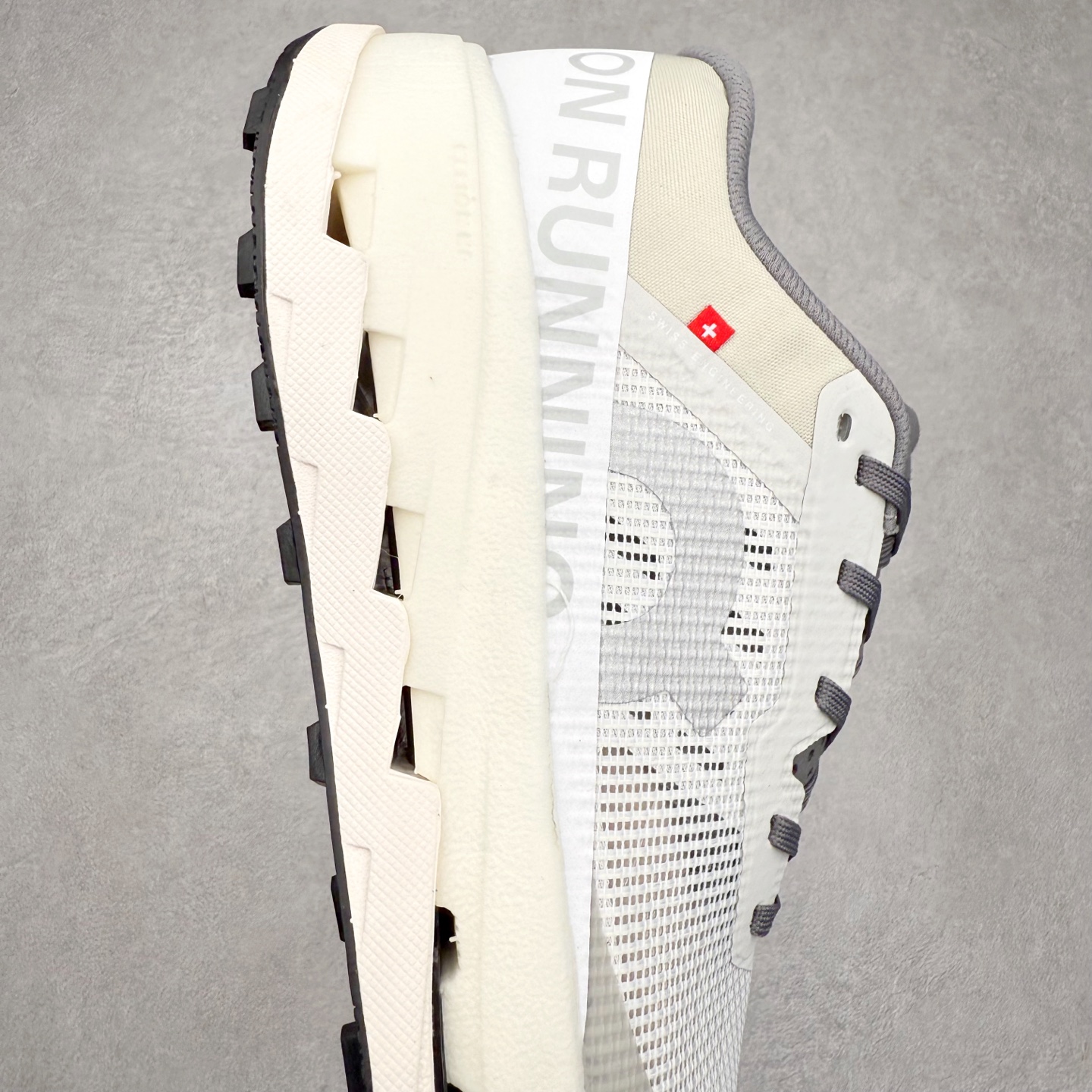 图片[6]-On Cloudtilt 3 昂跑减震生活休闲鞋 此运动品牌 开创于2010年 缓震着陆、强效回弹、轻柔质感的设计构思始终是ON研制关键 与此同时基于“为全球提供革新性的跑步感受”信念 陆续推出了多款跑鞋及其以专业运动人体跑步工程学为设计关键的功能性跑步服饰设备 让跑者不费力气地畅快畅跑 尺码：36 36.5 37.5 38 38.5 39 40 40.5 41 42 42.5 43 44 44.5 45-选品中心