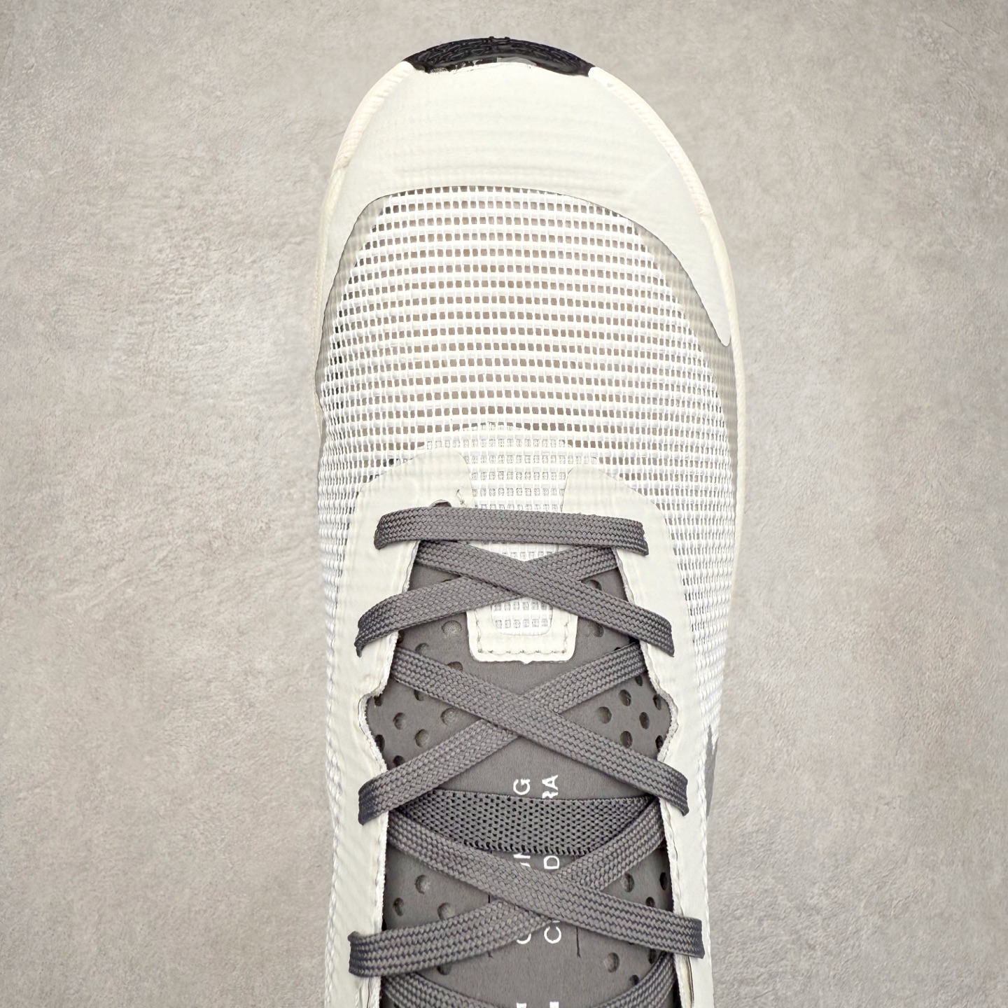 图片[4]-On Cloudtilt 3 昂跑减震生活休闲鞋 此运动品牌 开创于2010年 缓震着陆、强效回弹、轻柔质感的设计构思始终是ON研制关键 与此同时基于“为全球提供革新性的跑步感受”信念 陆续推出了多款跑鞋及其以专业运动人体跑步工程学为设计关键的功能性跑步服饰设备 让跑者不费力气地畅快畅跑 尺码：36 36.5 37.5 38 38.5 39 40 40.5 41 42 42.5 43 44 44.5 45-选品中心