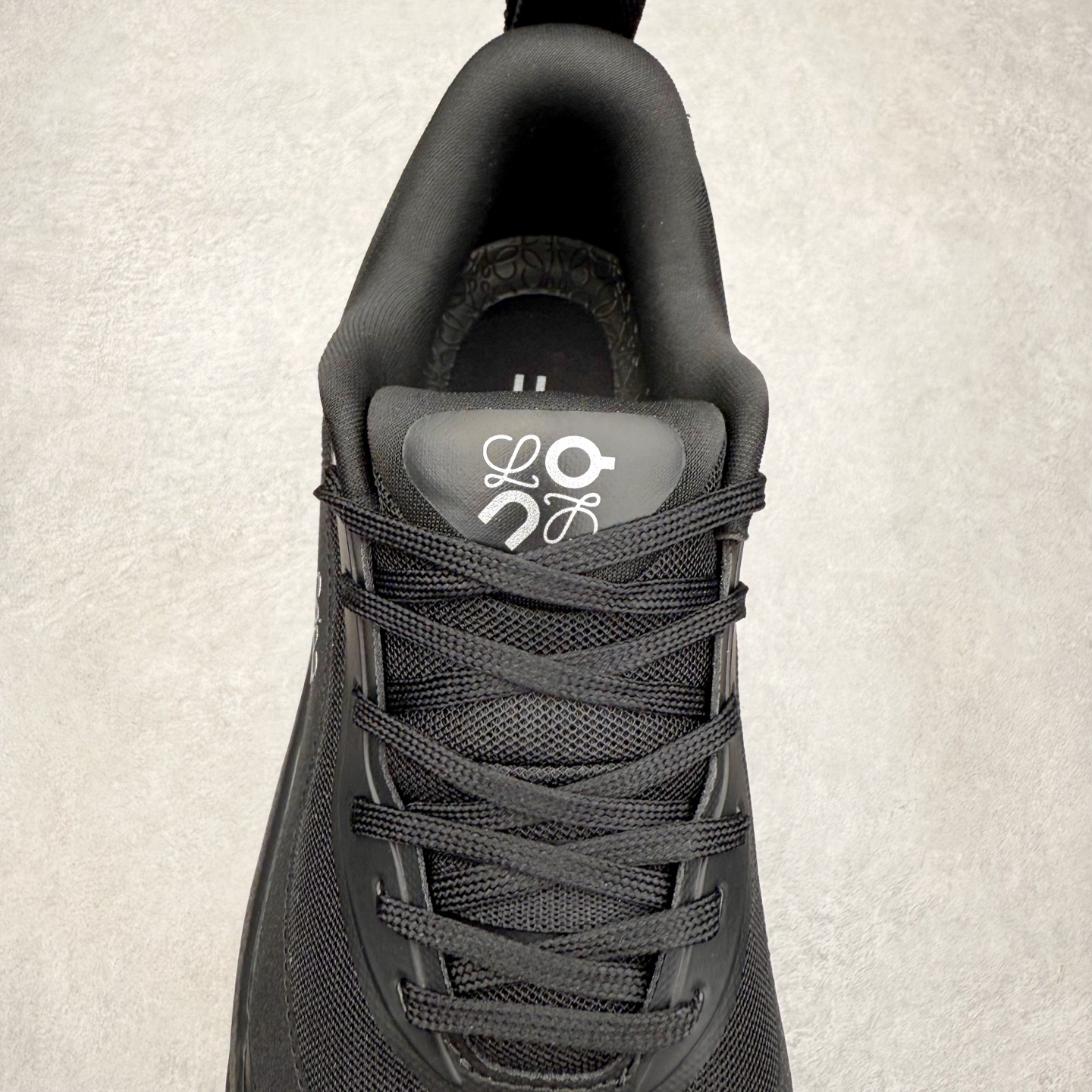 图片[5]-LOEWE x On Cloudtilt 2.0 昂跑罗意威联名 圆头系带生活休闲鞋 此运动品牌 开创于2010年 缓震着陆、强效回弹、轻柔质感的设计构思始终是ON研制关键 与此同时基于“为全球提供革新性的跑步感受”信念 陆续推出了多款跑鞋及其以专业运动人体跑步工程学为设计关键的功能性跑步服饰设备 让跑者不费力气地畅快畅跑 尺码：36 36.5 37.5 38 38.5 39 40 40.5 41 42 42.5 43 44 44.5 45-选品中心