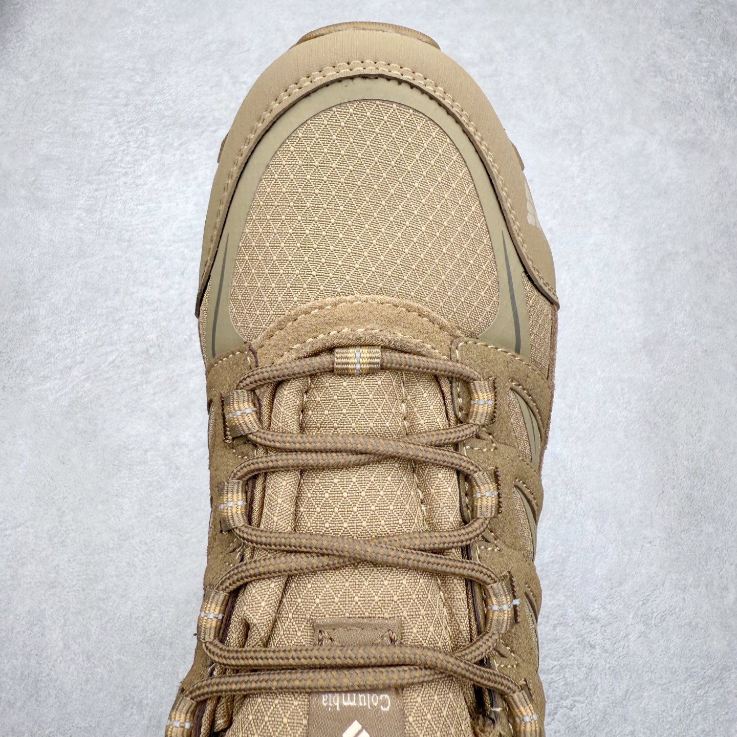 图片[4]-Columbia 哥伦比亚户外登山鞋休闲鞋户外越野徒步鞋广东大厂品质 面料采用进口磨砂牛皮 鞋底采用Vibram黄金大底 专门为鞋底设计的橡胶以出色的耐磨性，良好的防滑性，均匀的质地获得了众多品牌的认可Columbia成立于1938年，源自美国俄勒 州波特兰市，是有着80年悠久历史的国际户外品牌。作为户外科技的先驱者，哥伦比亚倡导“Tested Tough要玩就玩真的”品牌精神。实地测试文化作为其品牌基因，致力透过产品传递品牌精髓.Columbia执着于让消费者在户外得到专业的真实保护，可以更长时间地享受户外乐趣 尺码：40-45（运动码）-选品中心