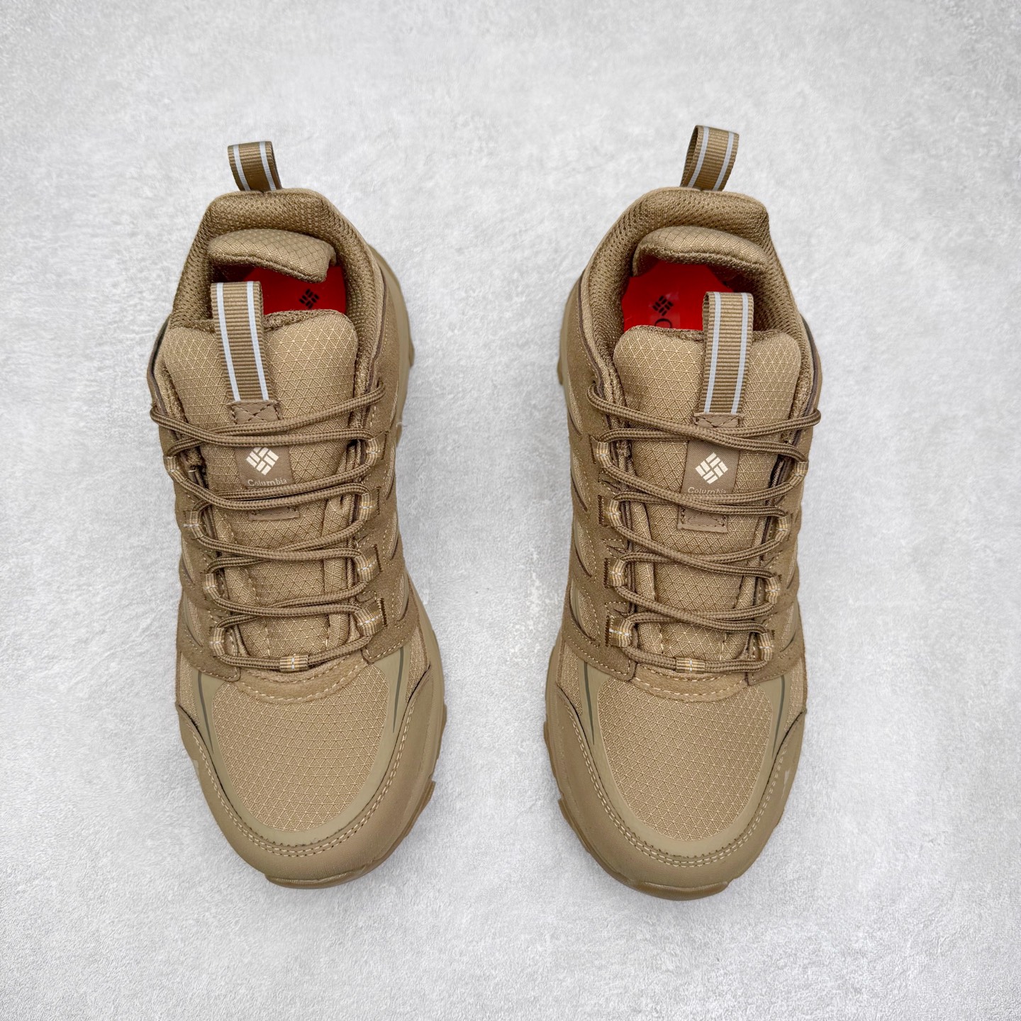 图片[2]-Columbia 哥伦比亚户外登山鞋休闲鞋户外越野徒步鞋广东大厂品质 面料采用进口磨砂牛皮 鞋底采用Vibram黄金大底 专门为鞋底设计的橡胶以出色的耐磨性，良好的防滑性，均匀的质地获得了众多品牌的认可Columbia成立于1938年，源自美国俄勒 州波特兰市，是有着80年悠久历史的国际户外品牌。作为户外科技的先驱者，哥伦比亚倡导“Tested Tough要玩就玩真的”品牌精神。实地测试文化作为其品牌基因，致力透过产品传递品牌精髓.Columbia执着于让消费者在户外得到专业的真实保护，可以更长时间地享受户外乐趣 尺码：40-45（运动码）-选品中心