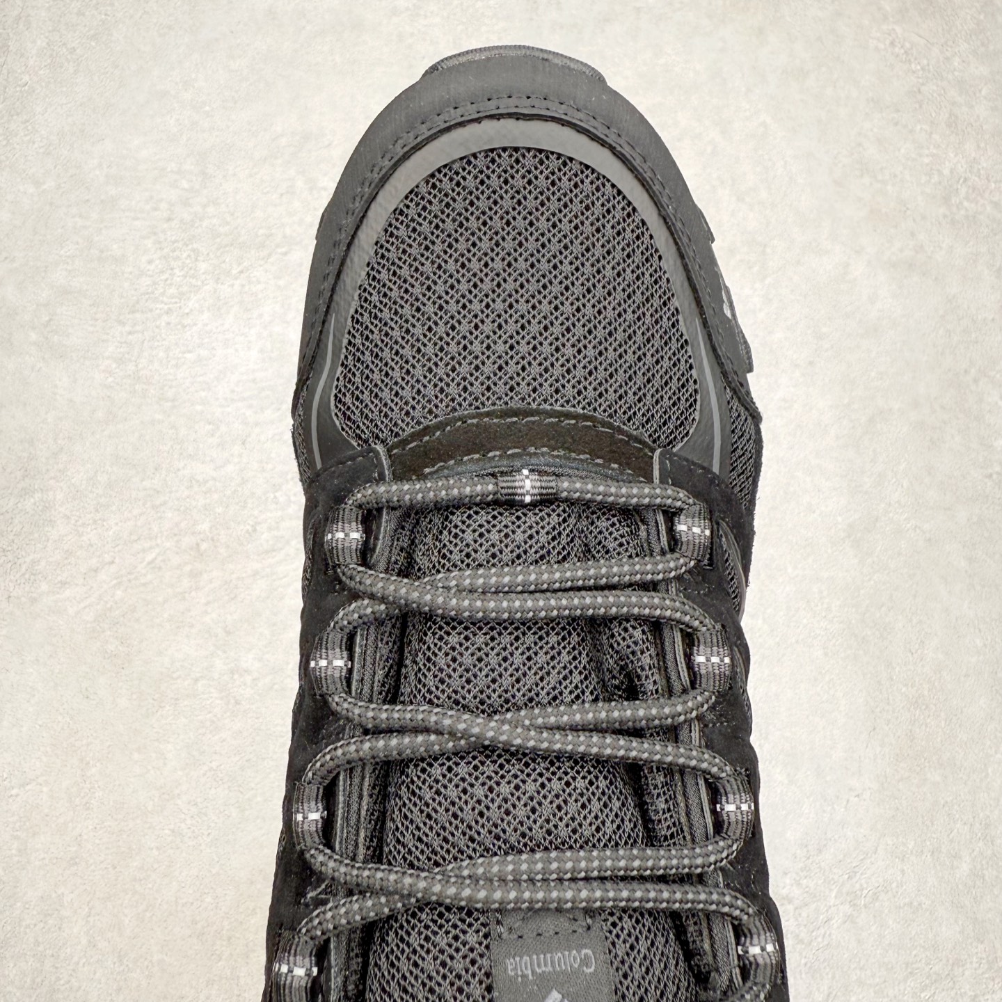 图片[4]-Columbia 哥伦比亚户外登山鞋休闲鞋户外越野徒步鞋广东大厂品质 面料采用进口磨砂牛皮 鞋底采用Vibram黄金大底 专门为鞋底设计的橡胶以出色的耐磨性，良好的防滑性，均匀的质地获得了众多品牌的认可Columbia成立于1938年，源自美国俄勒 州波特兰市，是有着80年悠久历史的国际户外品牌。作为户外科技的先驱者，哥伦比亚倡导“Tested Tough要玩就玩真的”品牌精神。实地测试文化作为其品牌基因，致力透过产品传递品牌精髓.Columbia执着于让消费者在户外得到专业的真实保护，可以更长时间地享受户外乐趣 尺码：40-45（运动码）-选品中心