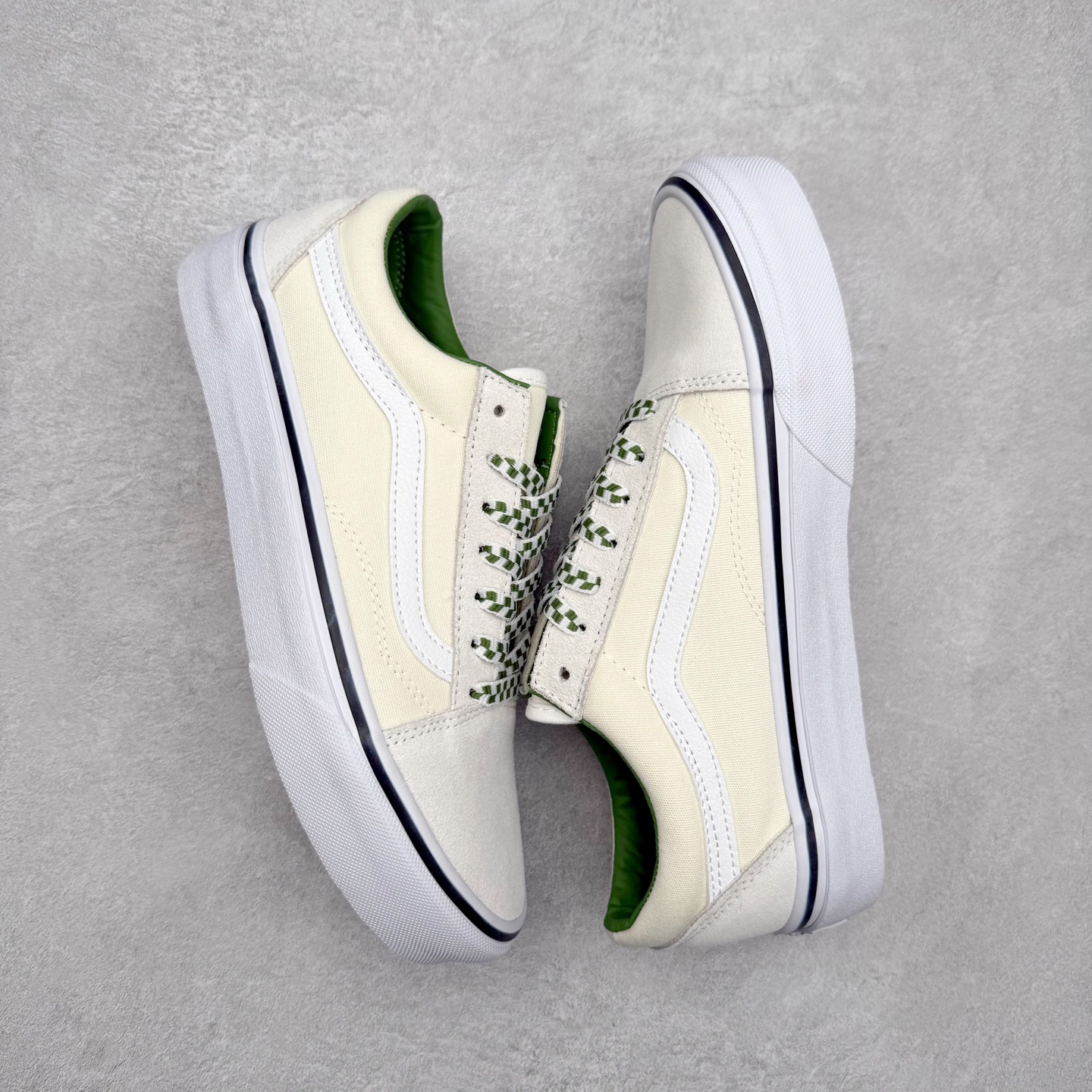 图片[3]-Vans Old Skool 白绿格子鞋带 官方新款 重回复古街头巅峰 鞋面采用麂皮搭配帆布材质打造 质感拉满 从鞋型和贴合度方面重塑鞋款 增强复古属性 货号：VN000D6WBOM 尺码：35 36 36.5 37 38 38.5 39 40 40.5 41 42 42.5 43 44-选品中心