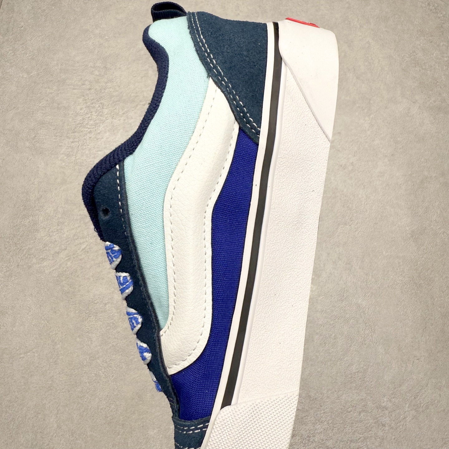 图片[7]-Vans Classics Knu Skool 蓝白拼接 字母鞋带 厚鞋舌面包鞋 肥胖版大Logo 原版猪八皮面料 尺码：35 36 36.5 37 38 38.5 39 40 40.5 41 42 42.5 43 44 45 工艺：硫化1：1（重量1：1、真标、原钢印、材质标、鞋型标、合格证）-选品中心