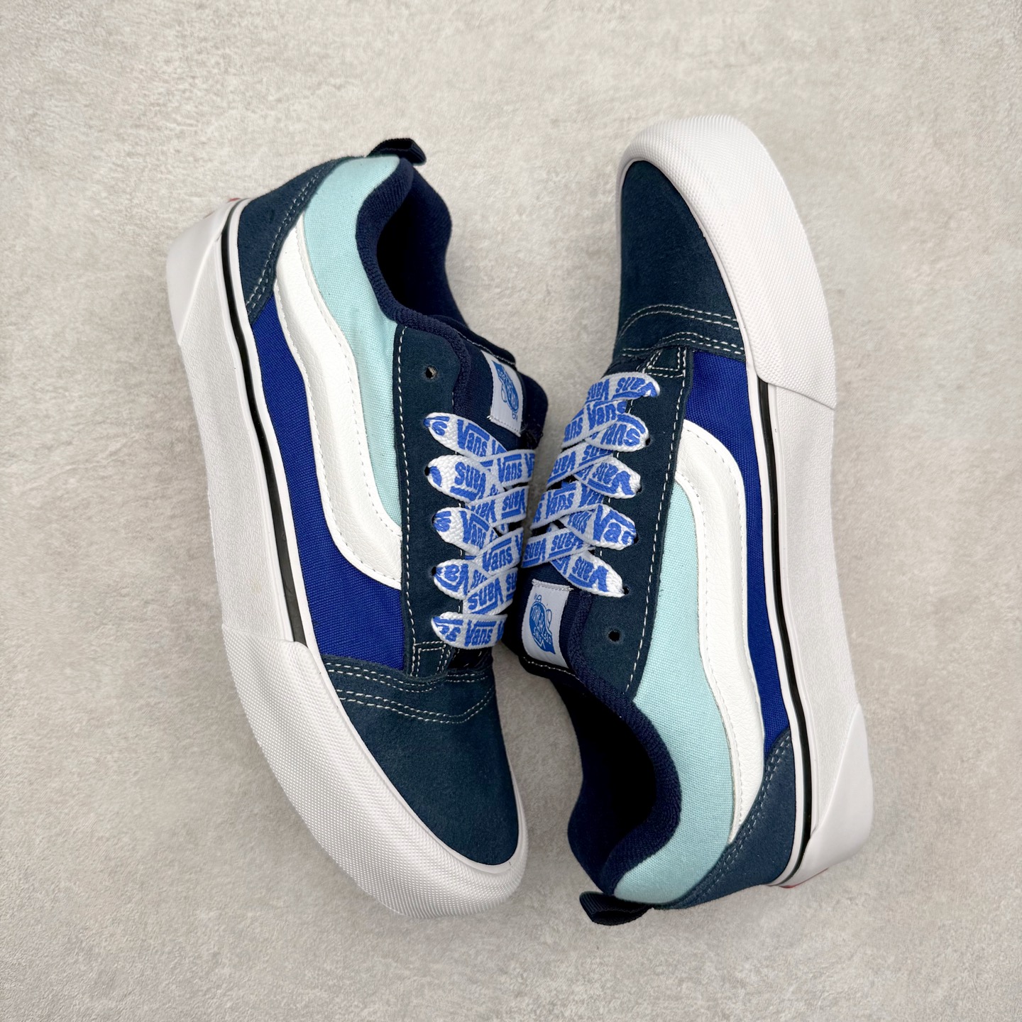 图片[3]-Vans Classics Knu Skool 蓝白拼接 字母鞋带 厚鞋舌面包鞋 肥胖版大Logo 原版猪八皮面料 尺码：35 36 36.5 37 38 38.5 39 40 40.5 41 42 42.5 43 44 45 工艺：硫化1：1（重量1：1、真标、原钢印、材质标、鞋型标、合格证）-选品中心