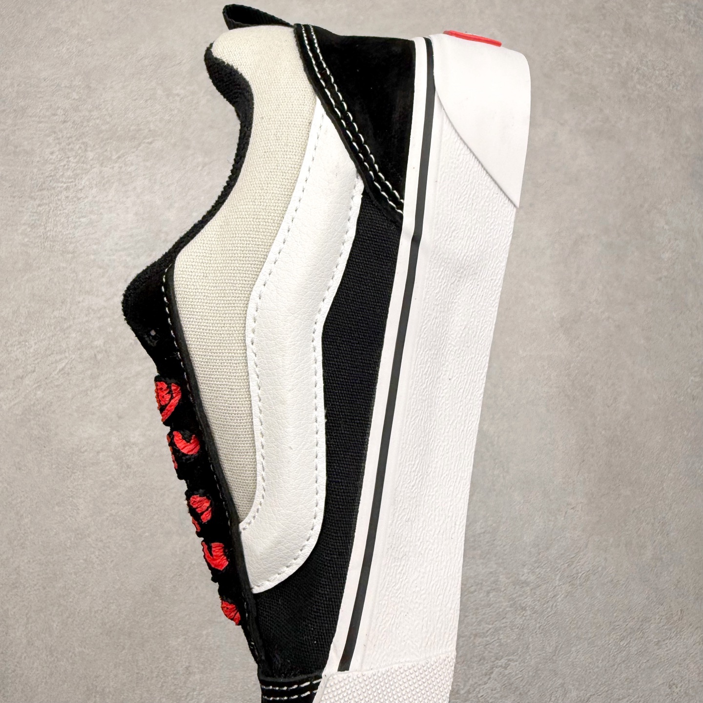 图片[7]-Vans Classics Knu Skool 黑白拼接 字母鞋带 厚鞋舌面包鞋 肥胖版大Logo 原版猪八皮面料 尺码：35 36 36.5 37 38 38.5 39 40 40.5 41 42 42.5 43 44 45 工艺：硫化1：1（重量1：1、真标、原钢印、材质标、鞋型标、合格证）-选品中心