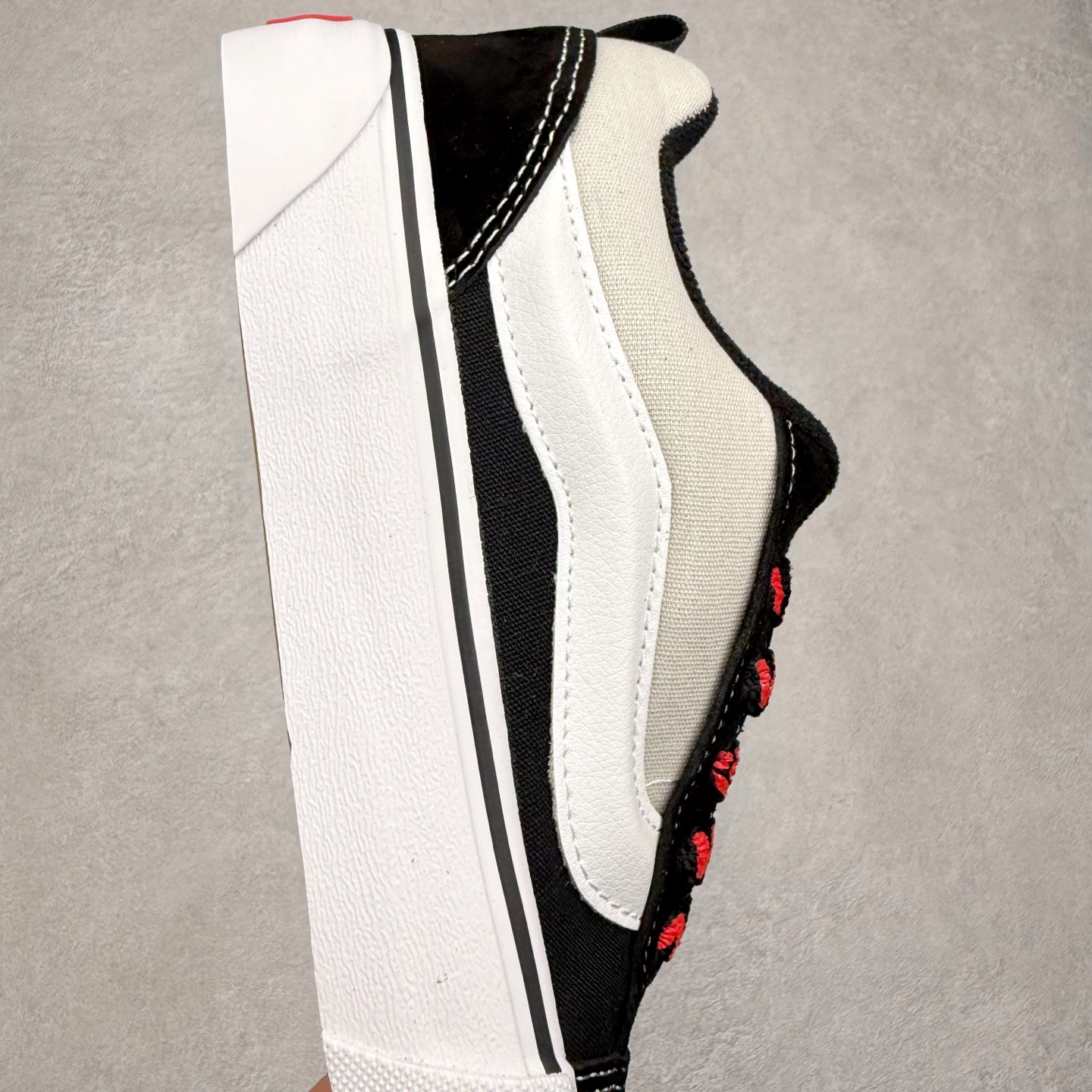 图片[6]-Vans Classics Knu Skool 黑白拼接 字母鞋带 厚鞋舌面包鞋 肥胖版大Logo 原版猪八皮面料 尺码：35 36 36.5 37 38 38.5 39 40 40.5 41 42 42.5 43 44 45 工艺：硫化1：1（重量1：1、真标、原钢印、材质标、鞋型标、合格证）-选品中心