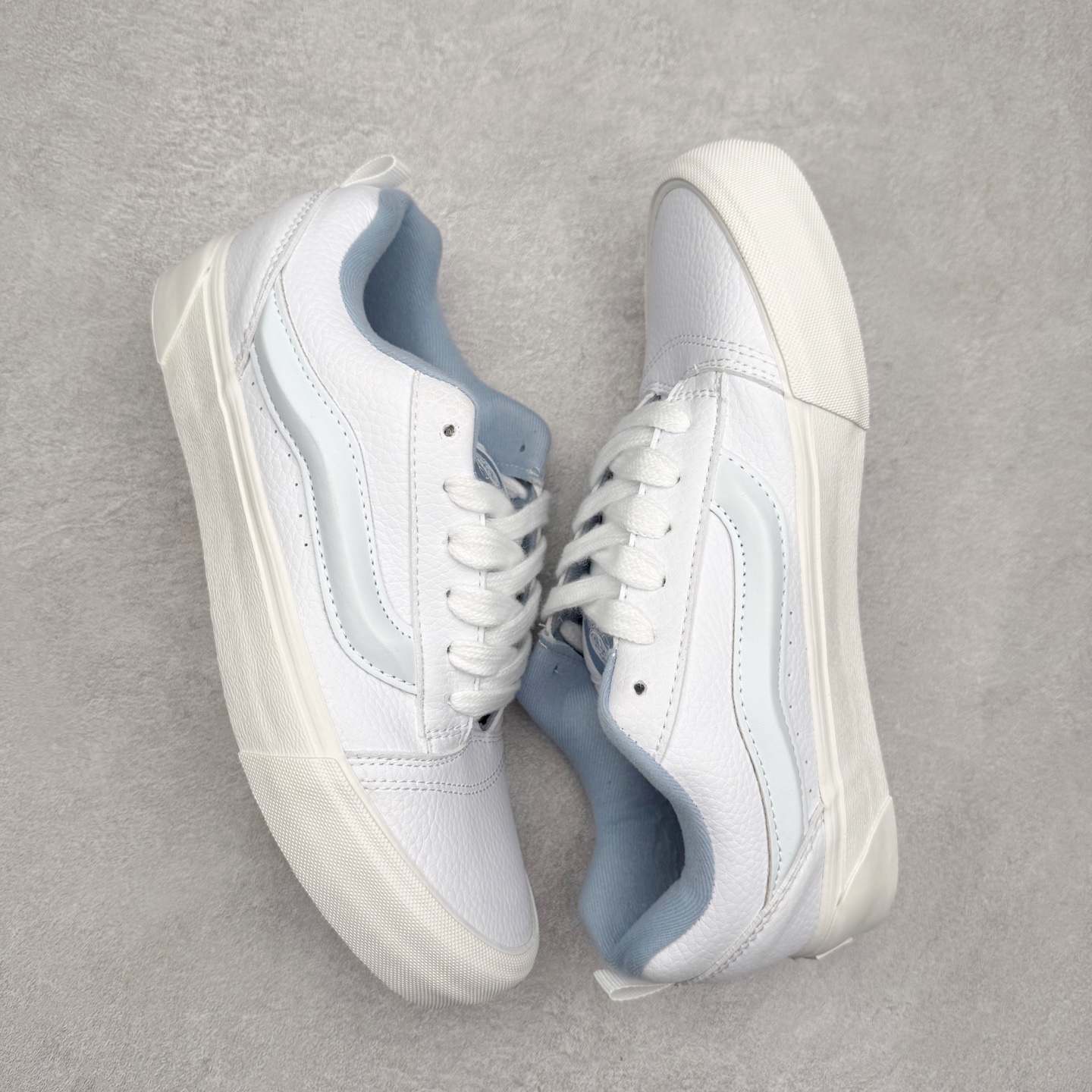 图片[3]-Vans Classics Knu Skool 范斯官方 白蓝皮面复古面包鞋 肥胖版大Logo荔枝纹牛皮面料 货号：VN0009QCDSB 尺码：35 36 36.5 37 38 38.5 39 40 40.5 41 42 42.5 43 44 工艺：硫化1：1（重量1：1、真标、原钢印、材质标、鞋型标、合格证）-选品中心