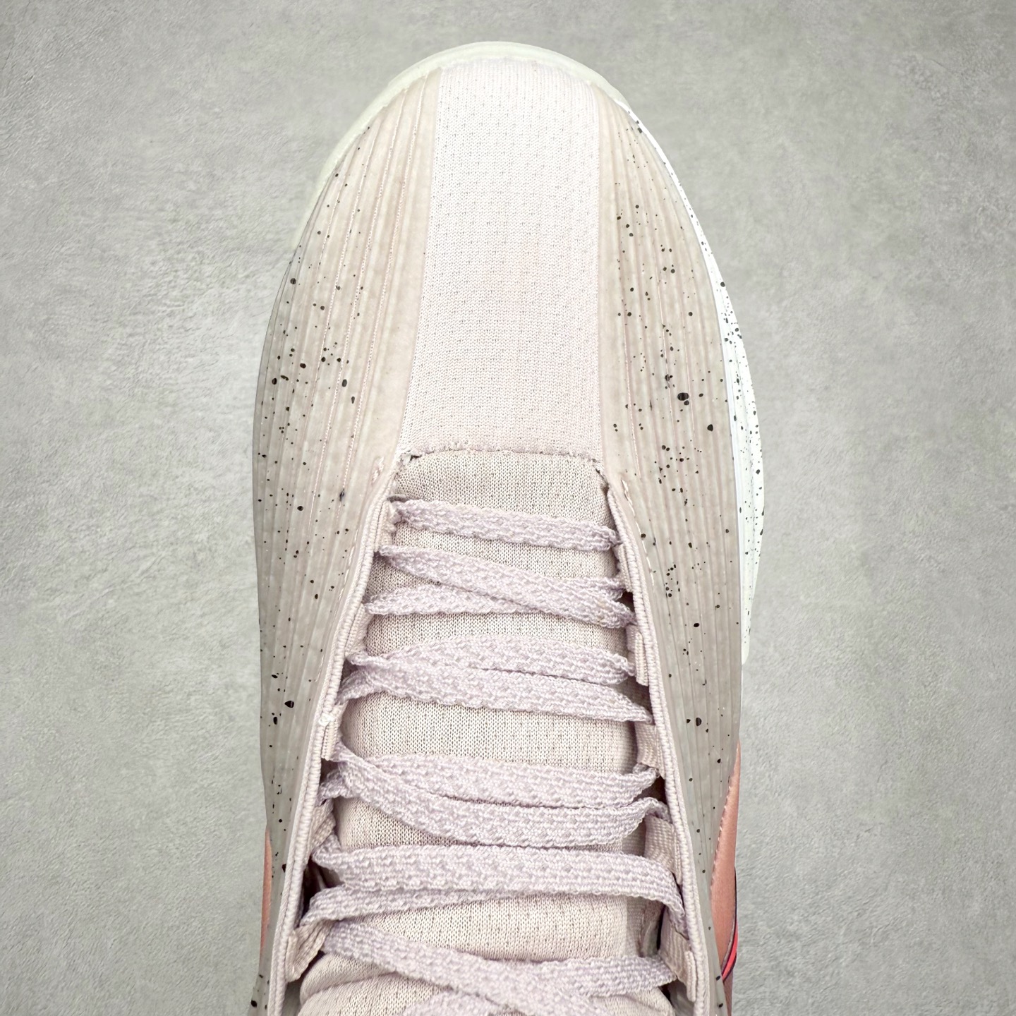 图片[4]-NK G.T. Cut 3.0 EP GT3代实战篮球鞋 HV9919-001 该鞋款采用出众回弹设计 为切入、转向和移步篮筐提供出色的能量回馈 回弹性能带来弹力充沛的迈步体验 助你爆发疾速 全掌型 ZoomX 泡绵 缔造弹力出众的轻盈迈步体验 助你在比赛升温时能够急速快攻 驰骋全场 鞋面绳线与鞋带相结合 有助稳固前足 后跟搭配加垫鞋口 为脚踝营造舒适稳固感受 全掌型 ZoomX 泡绵 能够带来出众的能量回馈 前足外侧采用精巧塑料覆面 在瞬间爆发时提供稳固脚感 尺码：39 40 40.5 41 42 42.5 43 44 44.5 45 46-选品中心