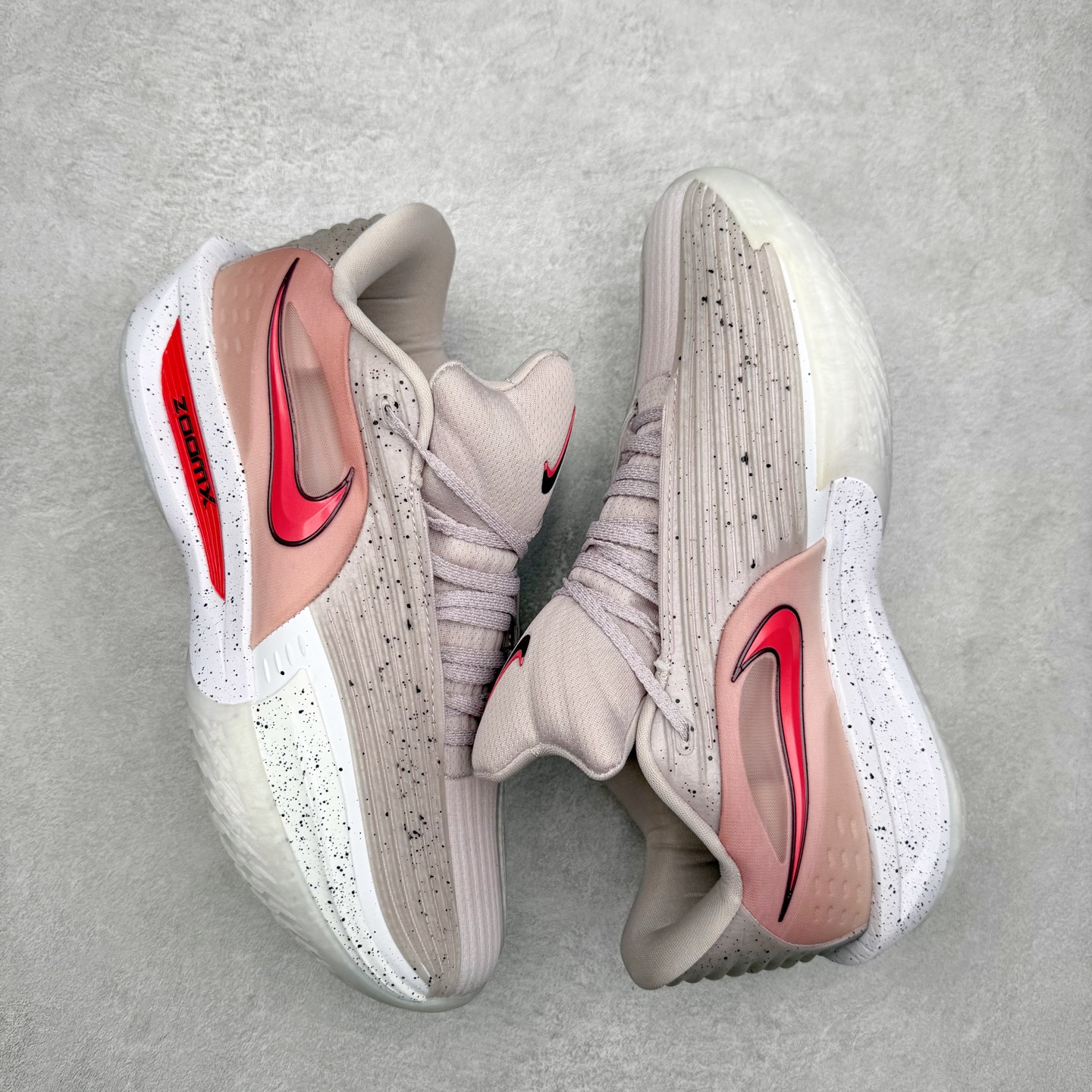 图片[3]-NK G.T. Cut 3.0 EP GT3代实战篮球鞋 HV9919-001 该鞋款采用出众回弹设计 为切入、转向和移步篮筐提供出色的能量回馈 回弹性能带来弹力充沛的迈步体验 助你爆发疾速 全掌型 ZoomX 泡绵 缔造弹力出众的轻盈迈步体验 助你在比赛升温时能够急速快攻 驰骋全场 鞋面绳线与鞋带相结合 有助稳固前足 后跟搭配加垫鞋口 为脚踝营造舒适稳固感受 全掌型 ZoomX 泡绵 能够带来出众的能量回馈 前足外侧采用精巧塑料覆面 在瞬间爆发时提供稳固脚感 尺码：39 40 40.5 41 42 42.5 43 44 44.5 45 46-选品中心